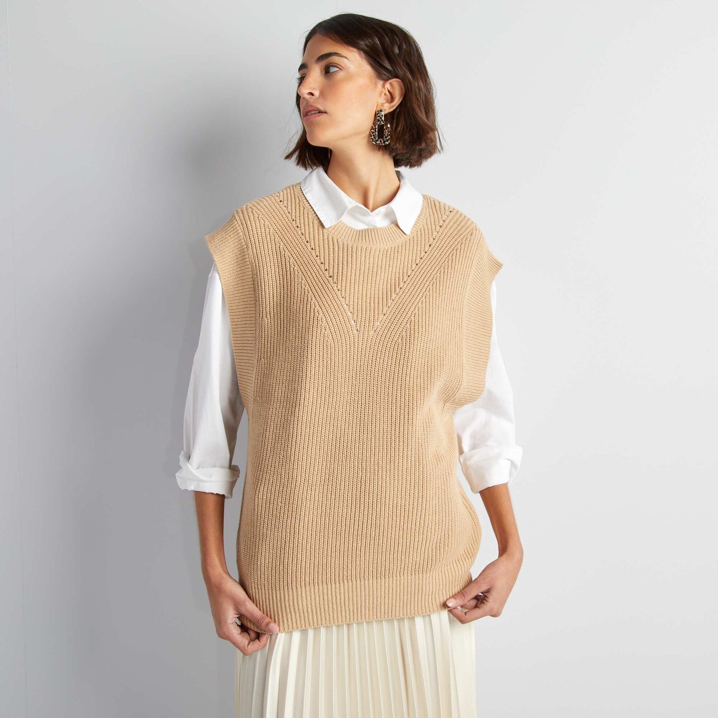 Pull sans manches col V BEIGE