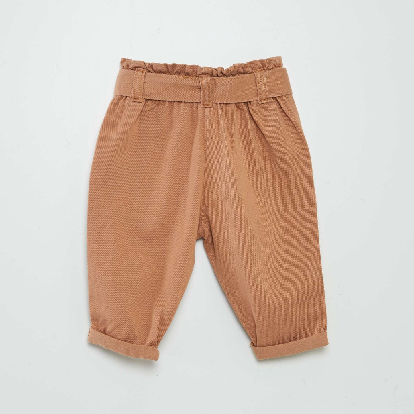 Pantalon uni avec ceinture et volants Marron