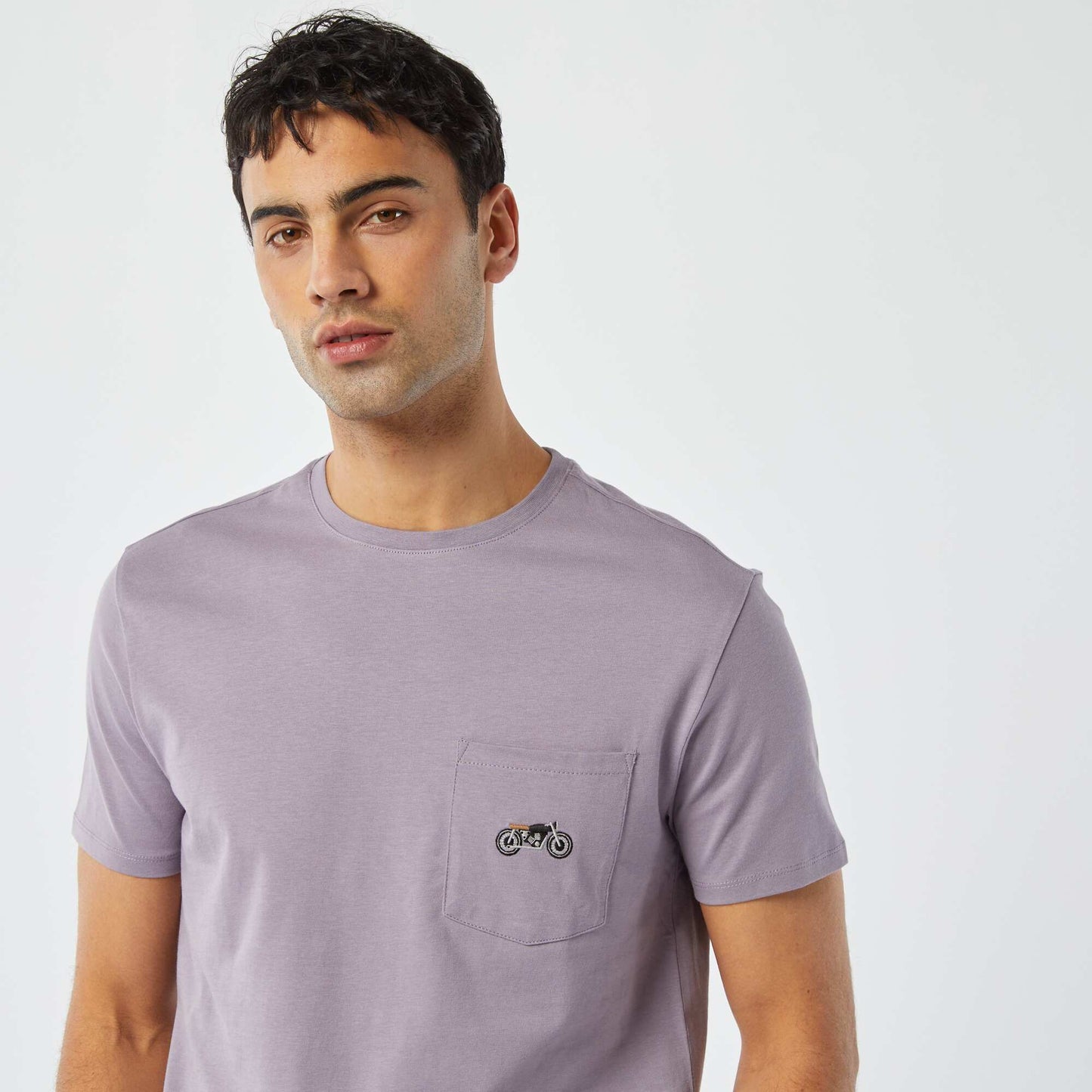 T-shirt manches courtes avec poche poitrine et broderie VIOLET