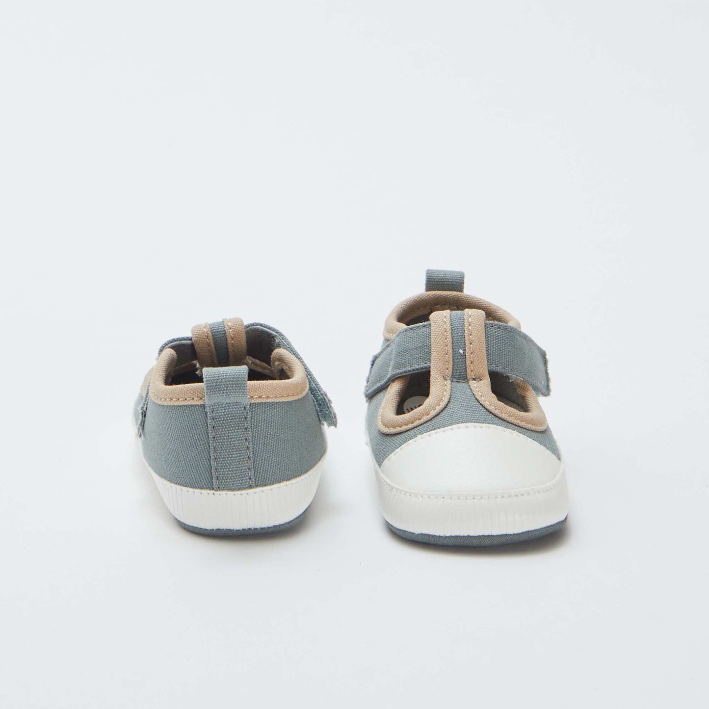 Chaussons esprit baskets en toile VERT
