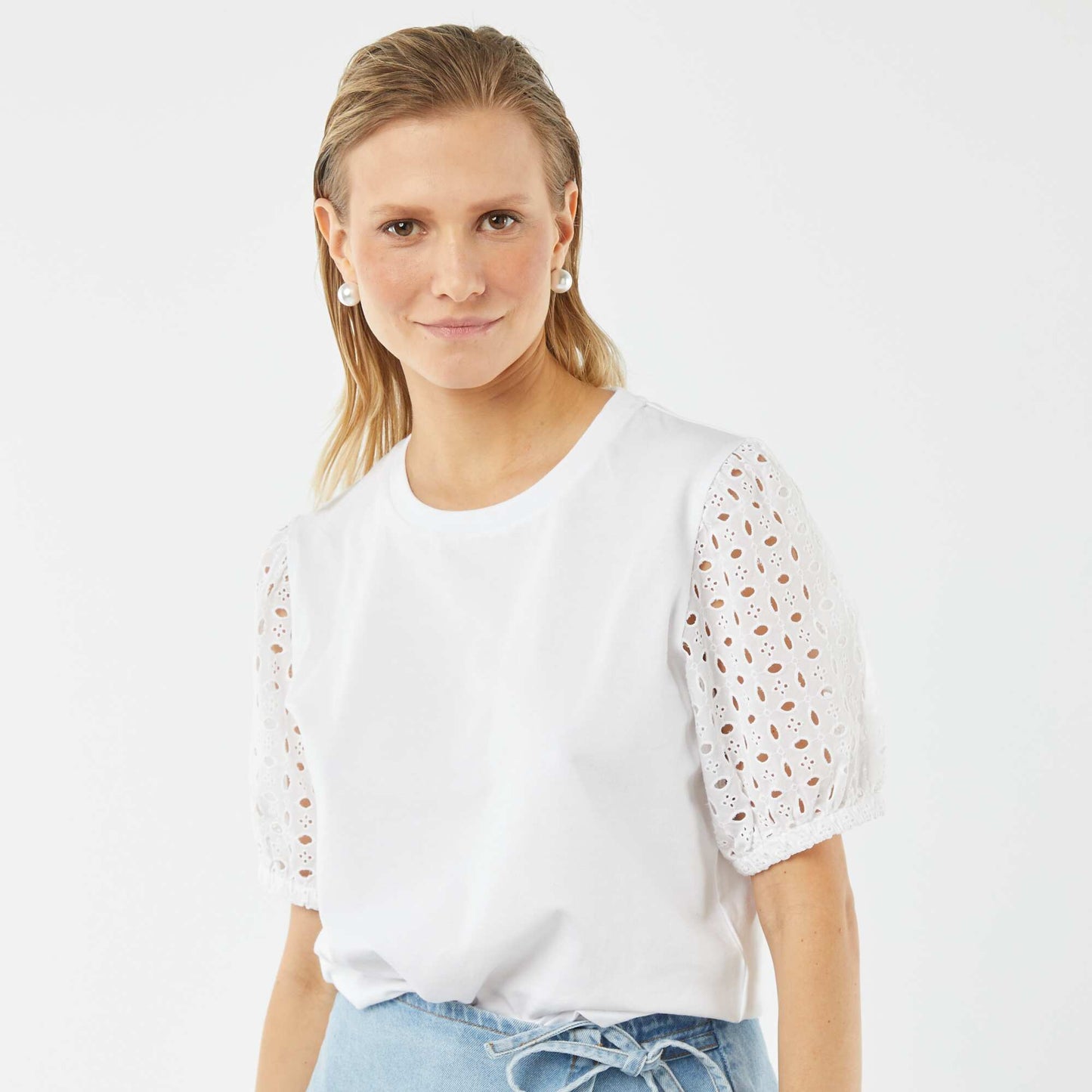 T-shirt uni manches courtes avec borderies anglaises BLANC