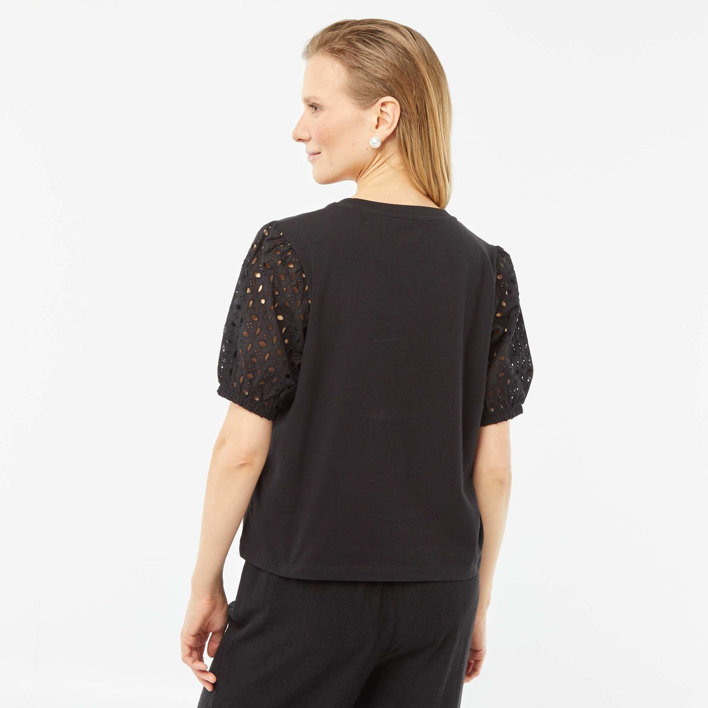 T-shirt uni manches courtes avec borderies anglaises NOIR
