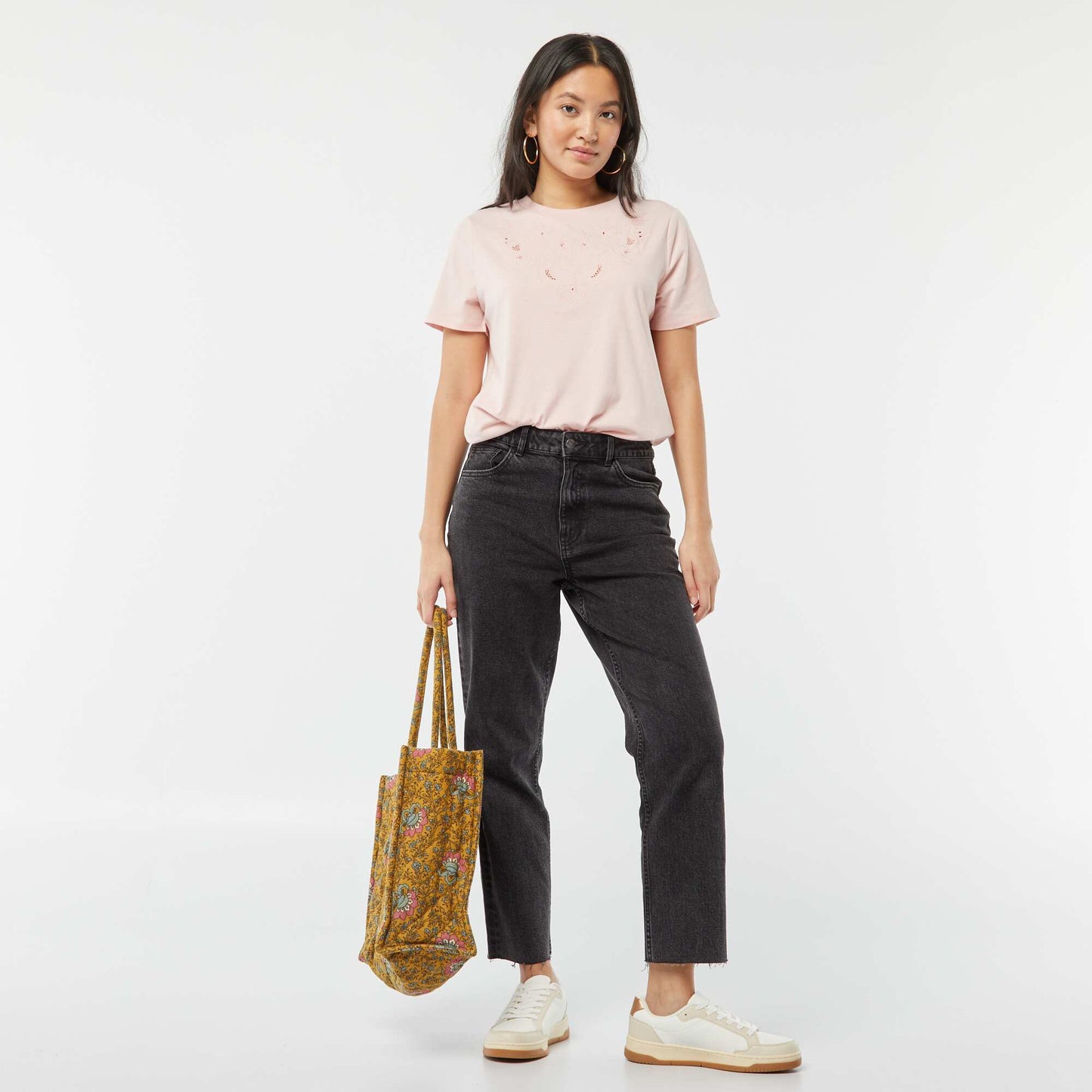 T-shirt à manches courtes avec broderies fantaisies ROSE