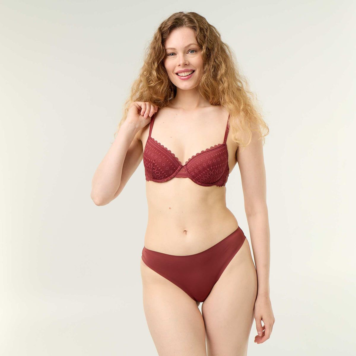 Soutien-gorge corbeille en dentelle BORDEAUX