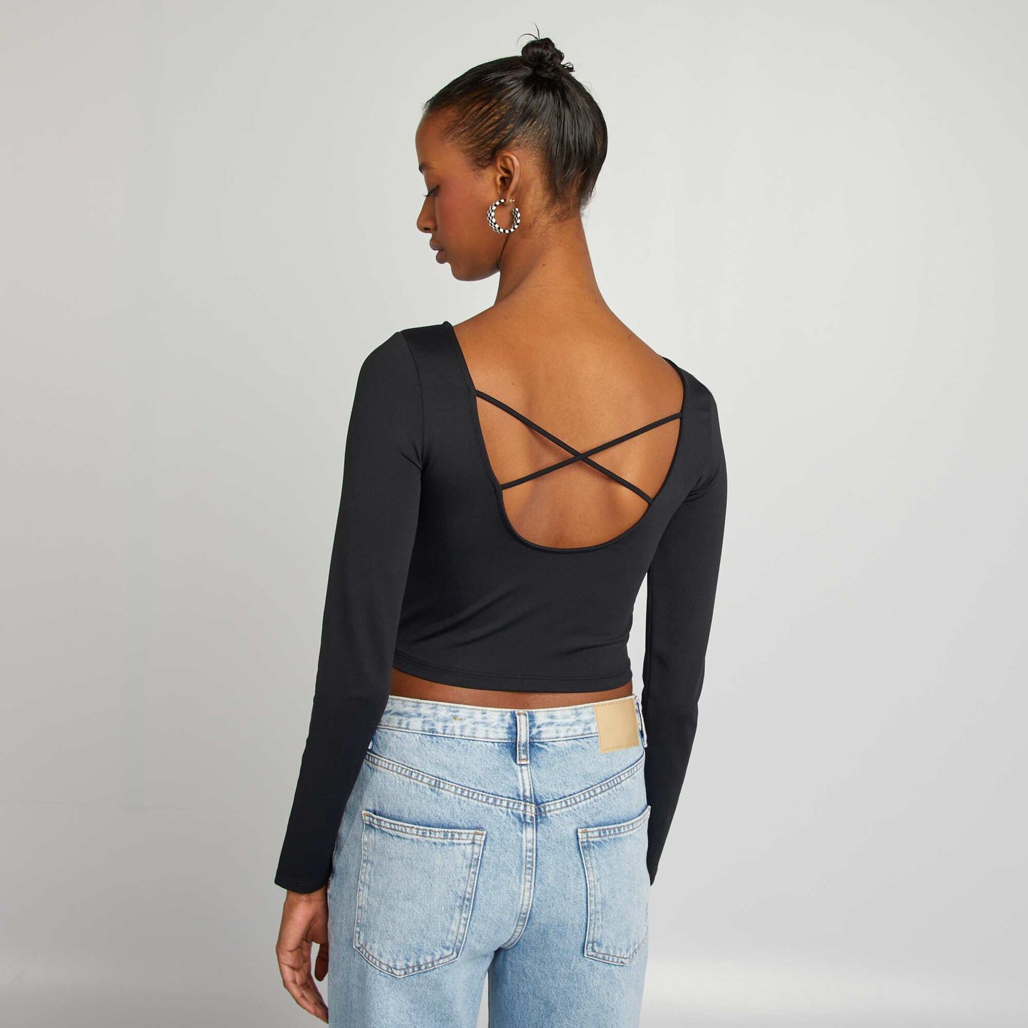 T-shirt crop top croisé au dos noir