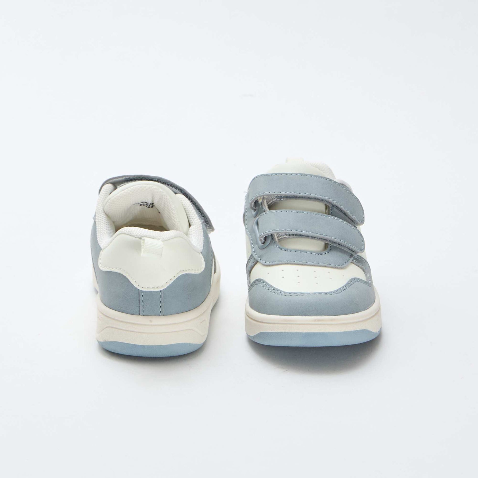 Baskets en simili avec 2 scratchs BLEU