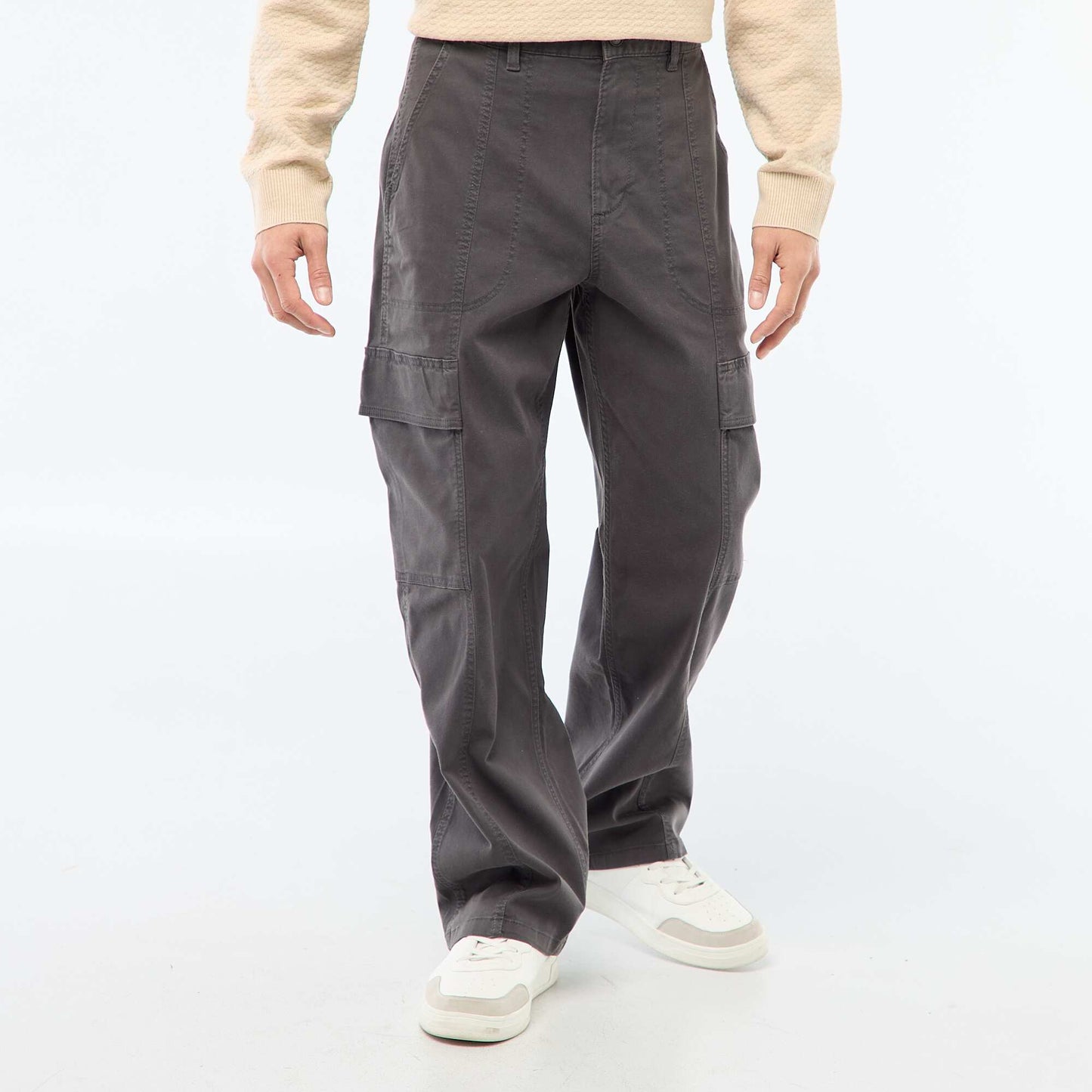 Pantalon multipoches uni coupe droite / Regular Fit NOIR