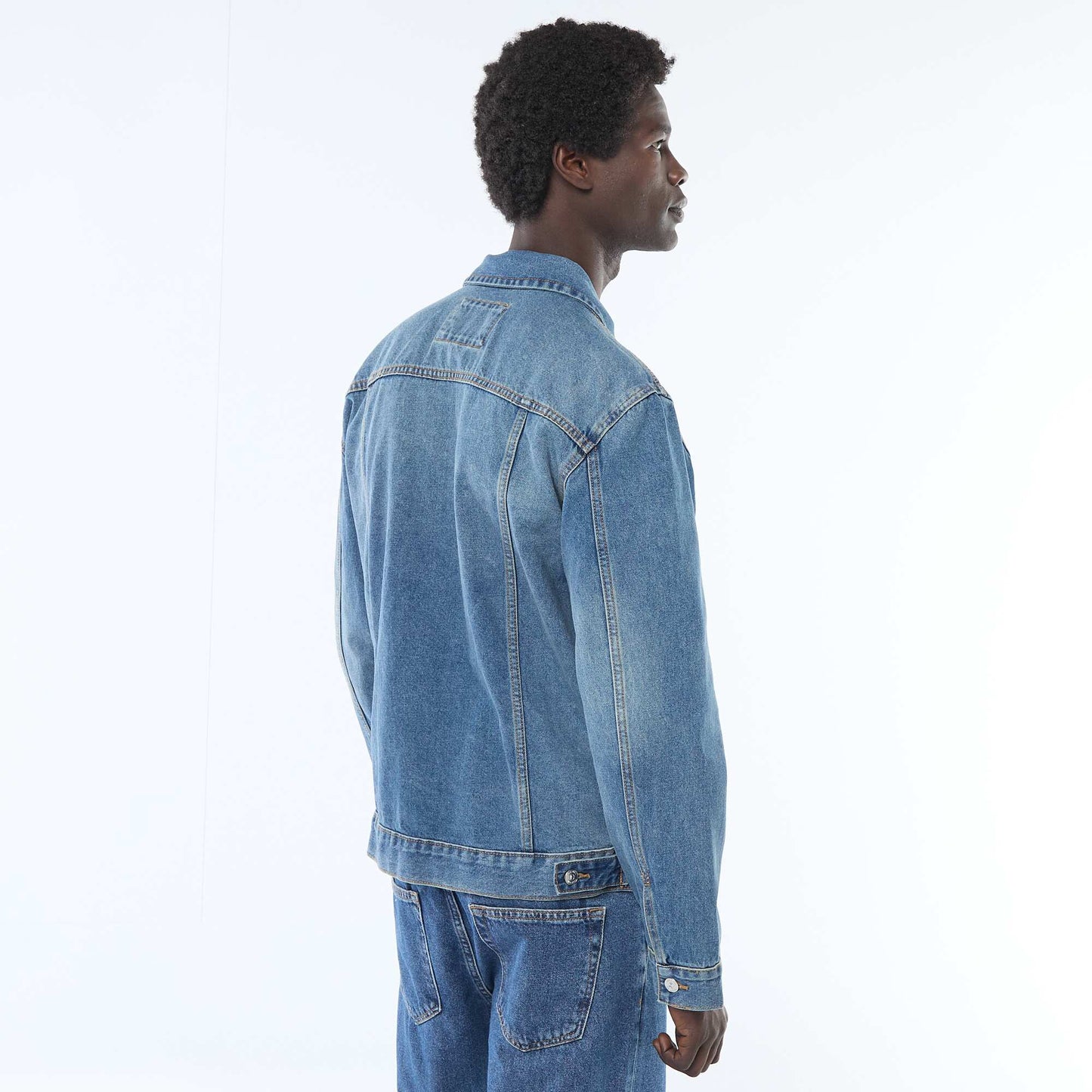 Veste en jean avec poches poitrine BLEU