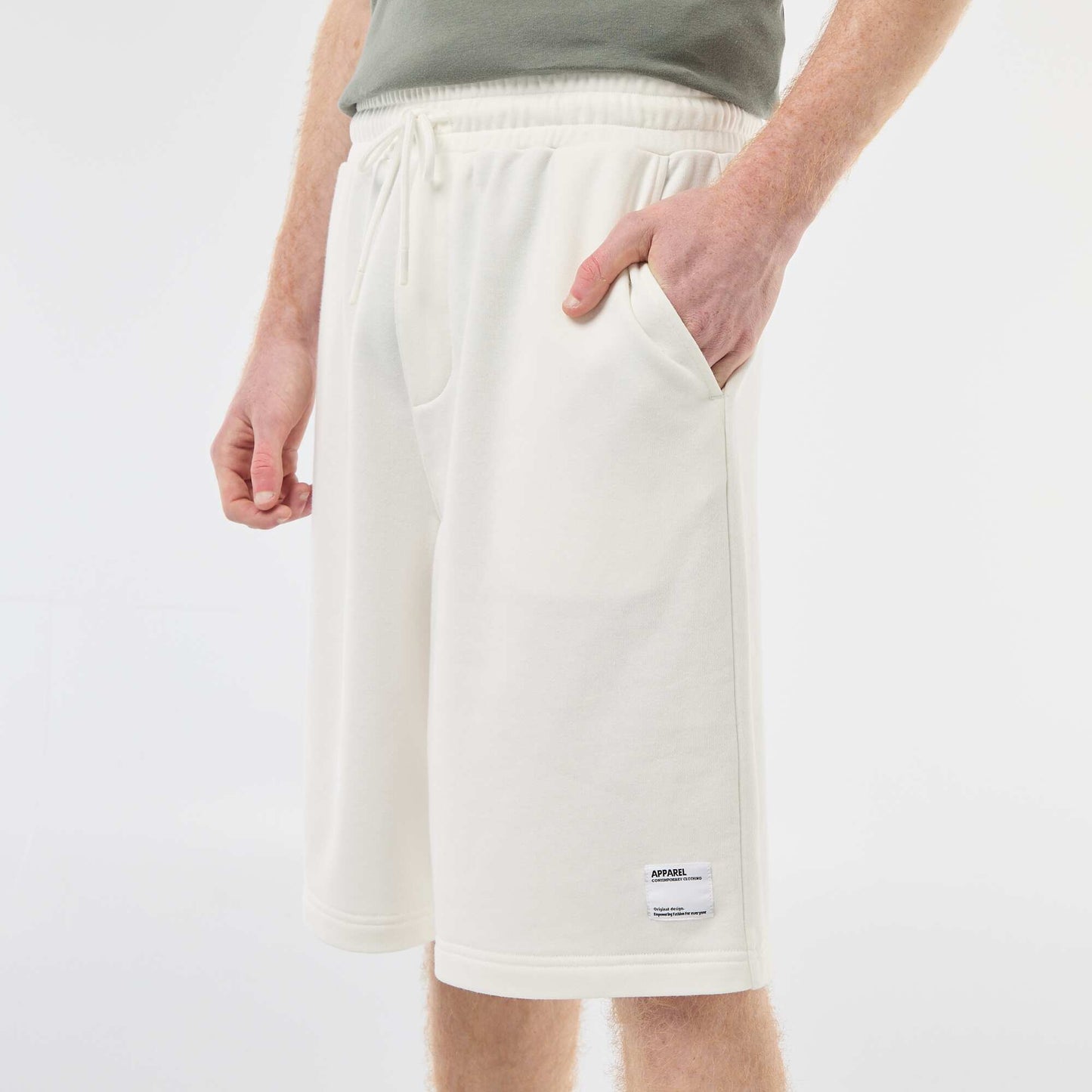Short avec patch en coton uni BLANC