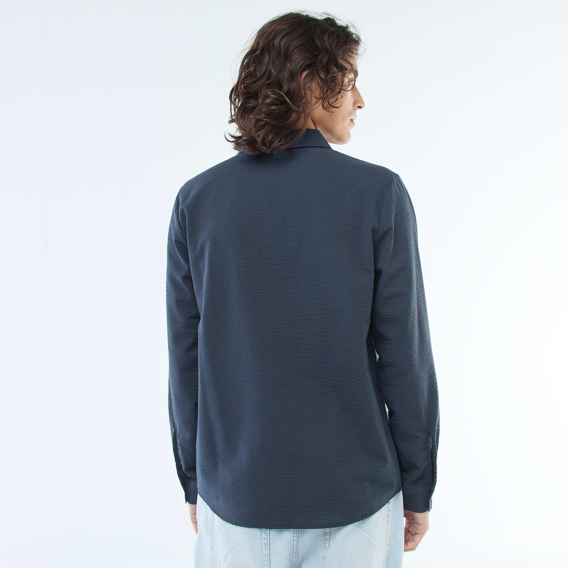 Chemise unie matière gaufrée BLEU MARINE
