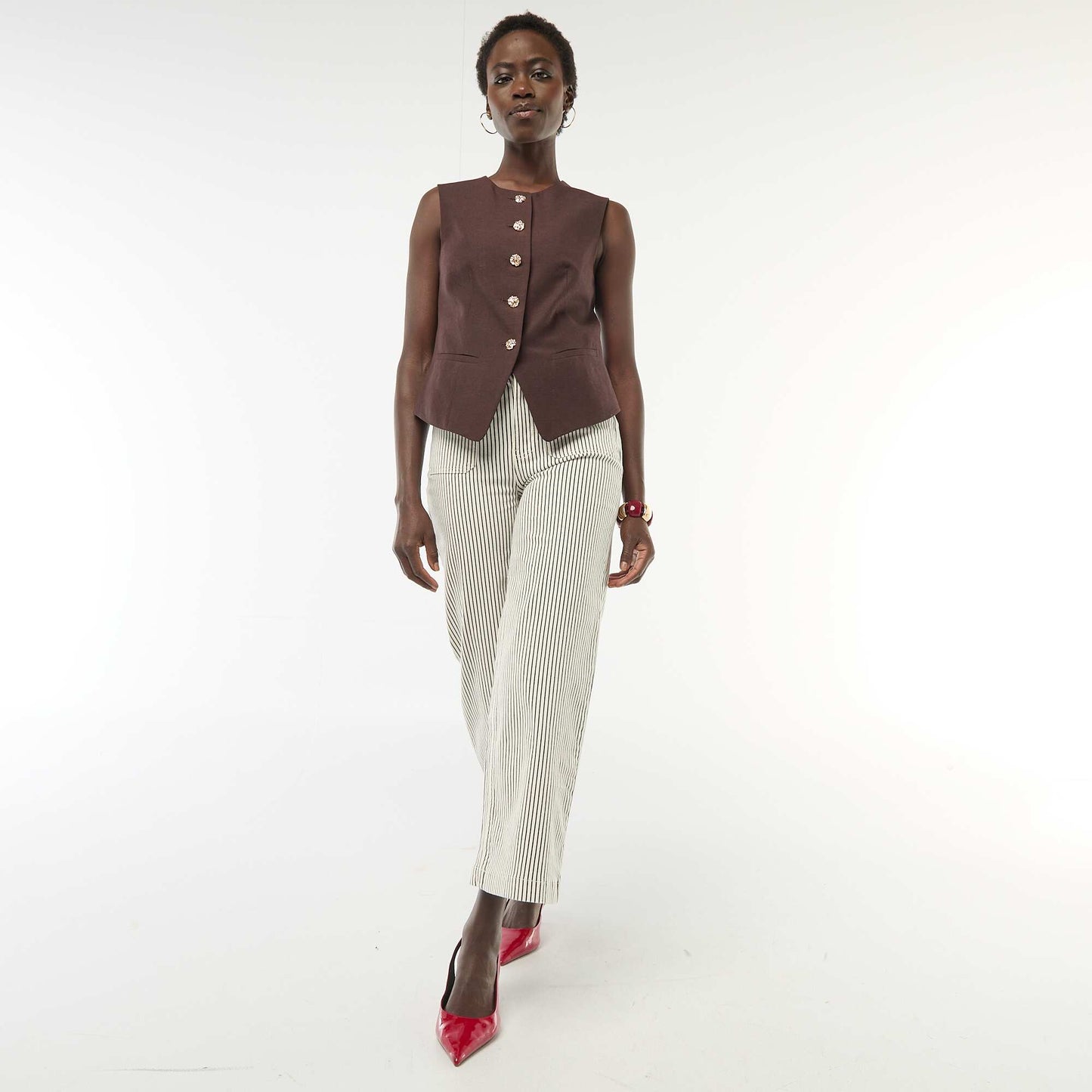 Veste de tailleur avec boutons dorés MARRON