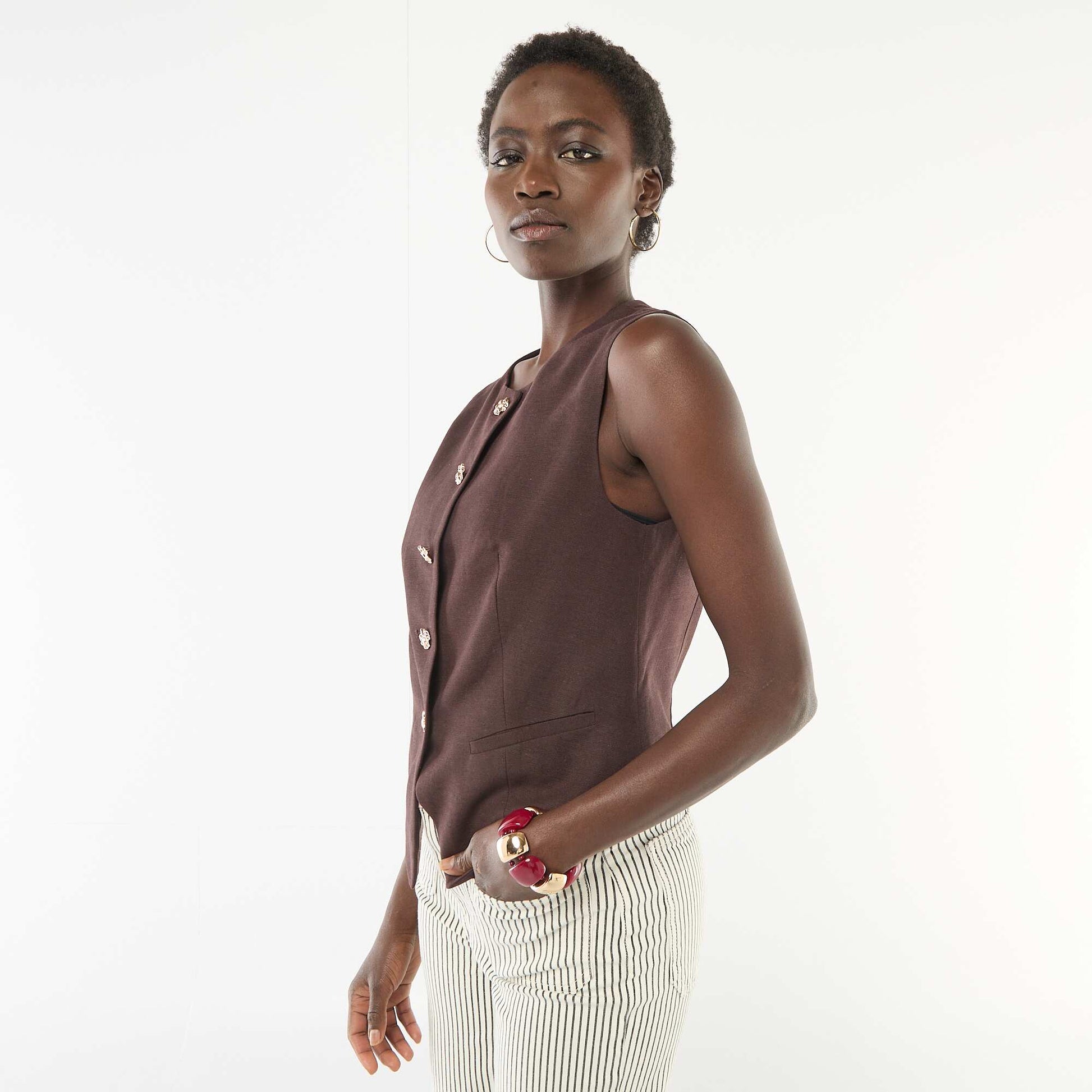 Veste de tailleur avec boutons dorés MARRON