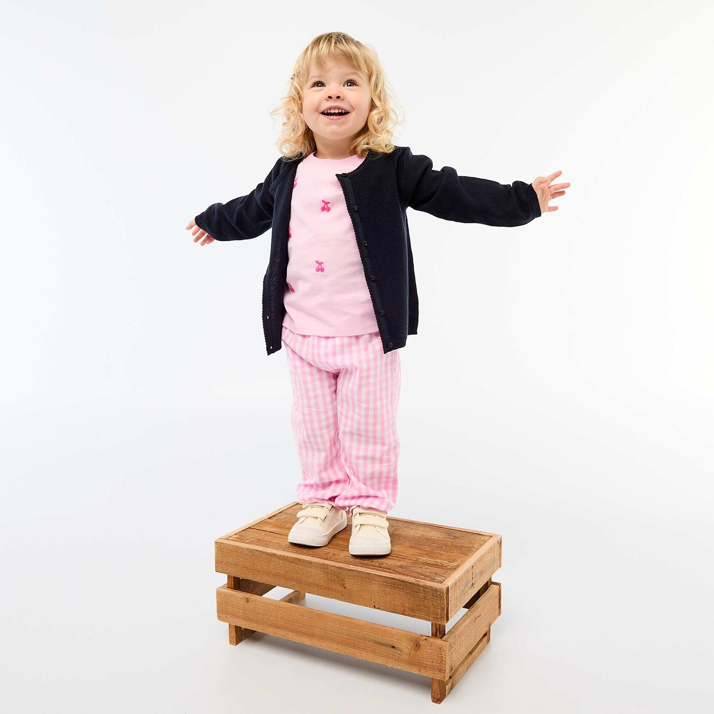 Tee-shirt à manches courtes avec broderies ROSE