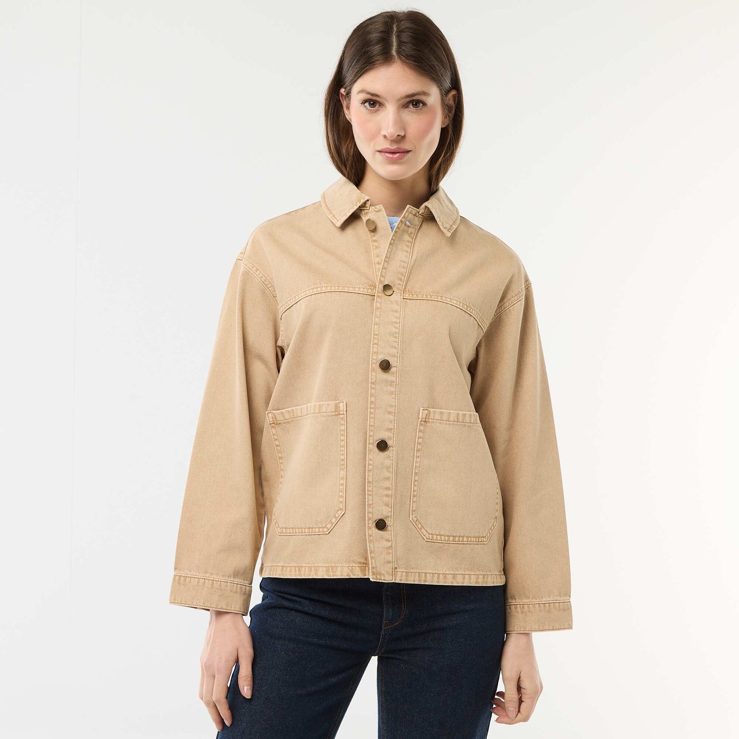 Veste denim courte avec 2 poches plaquées BEIGE