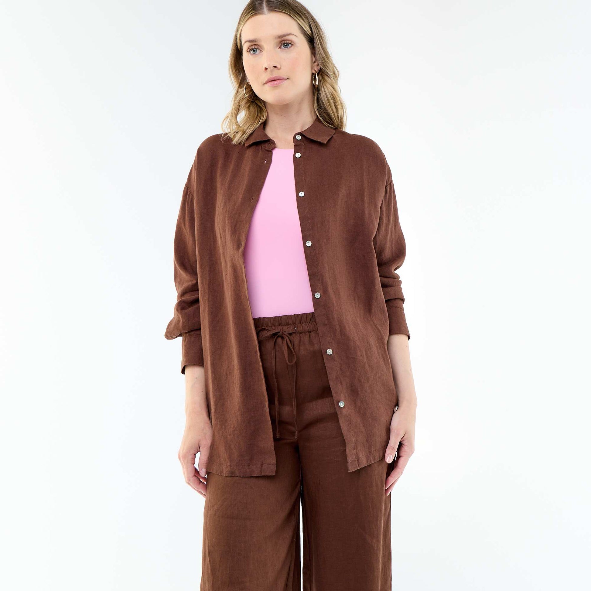 Chemise longue unie en lin MARRON