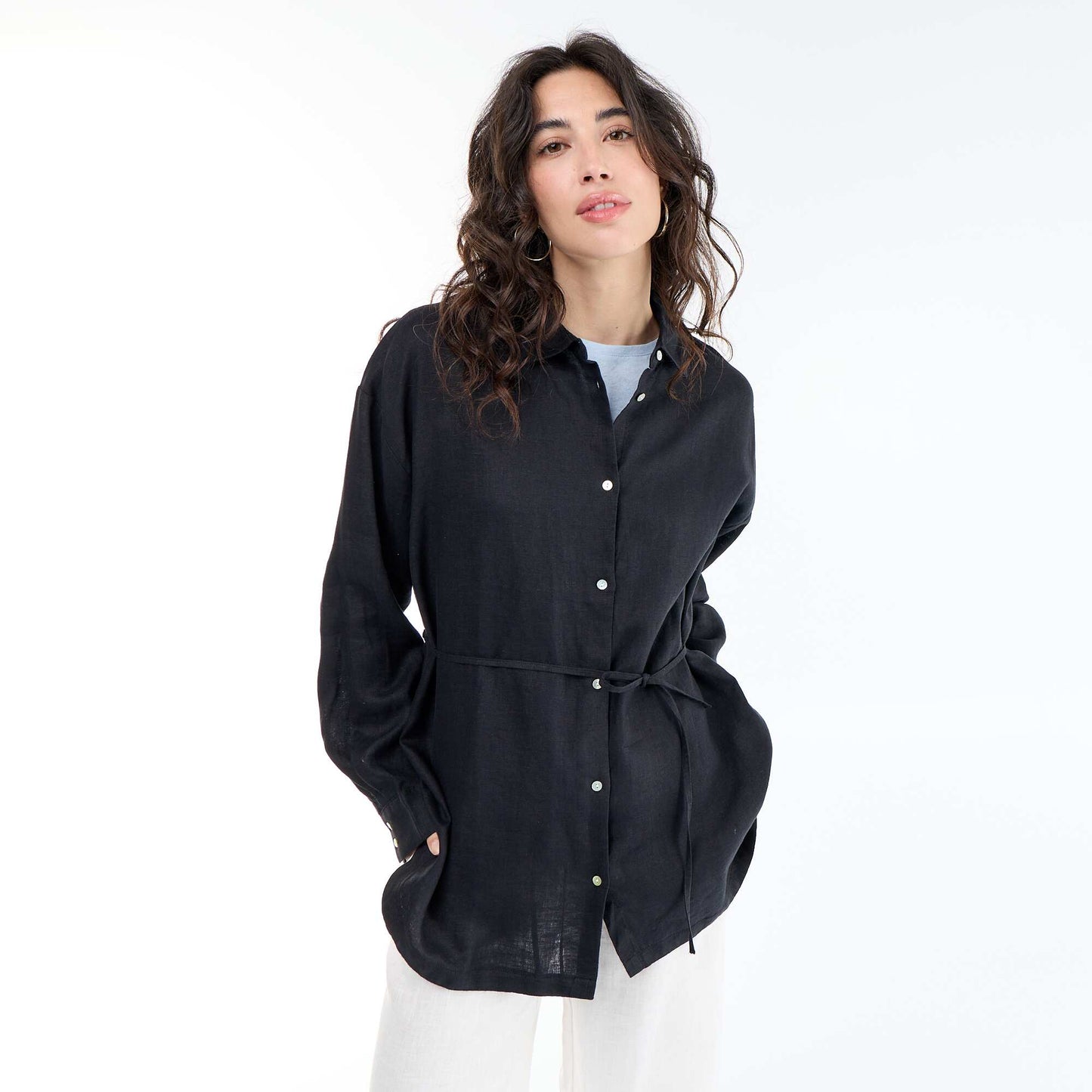 Chemise longue unie en lin NOIR