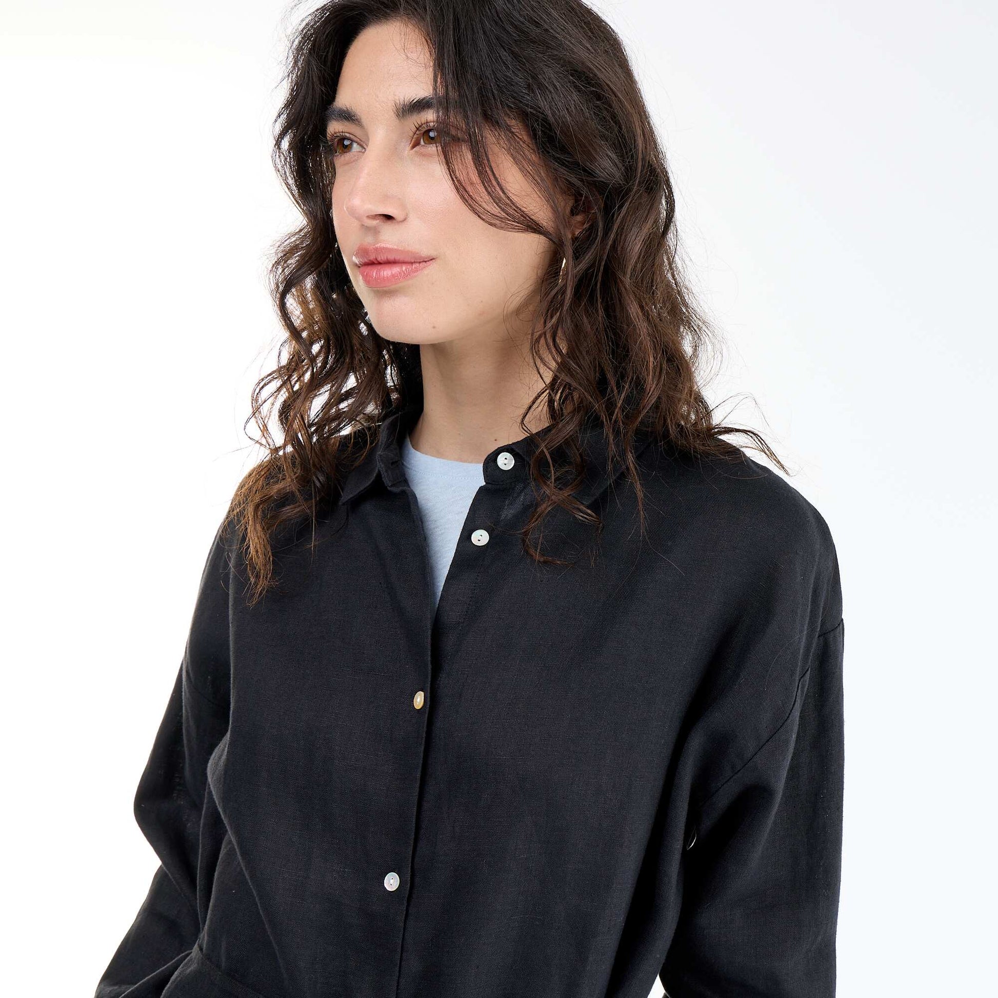Chemise longue unie en lin NOIR