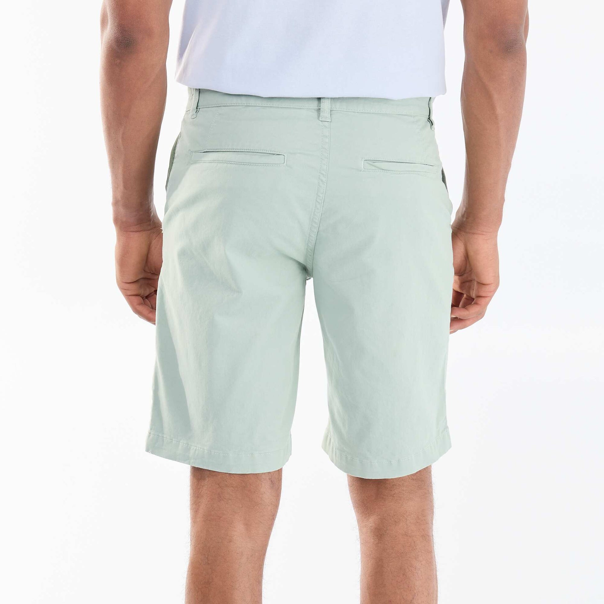 Bermuda chino uni en twill VERT