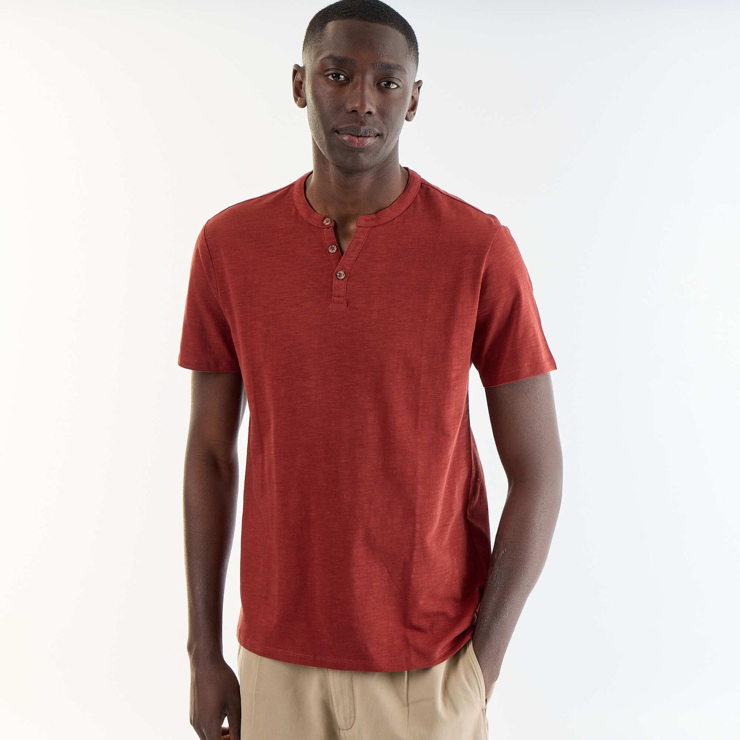 T-shirt homme en jersey texturé à col tunisien coupe regular ROUGE