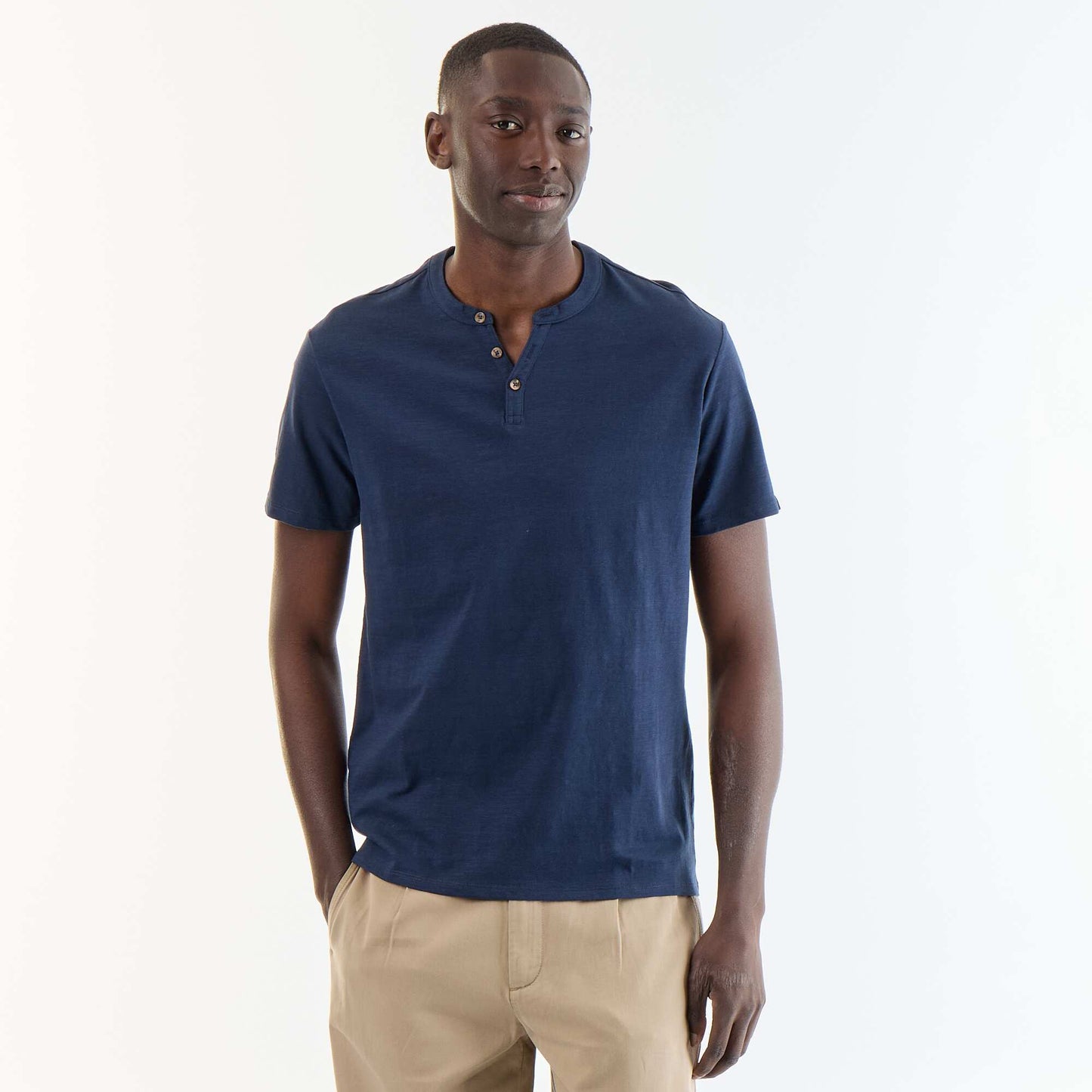 T-shirt uni pour homme à col tunisien BLEU FONCé