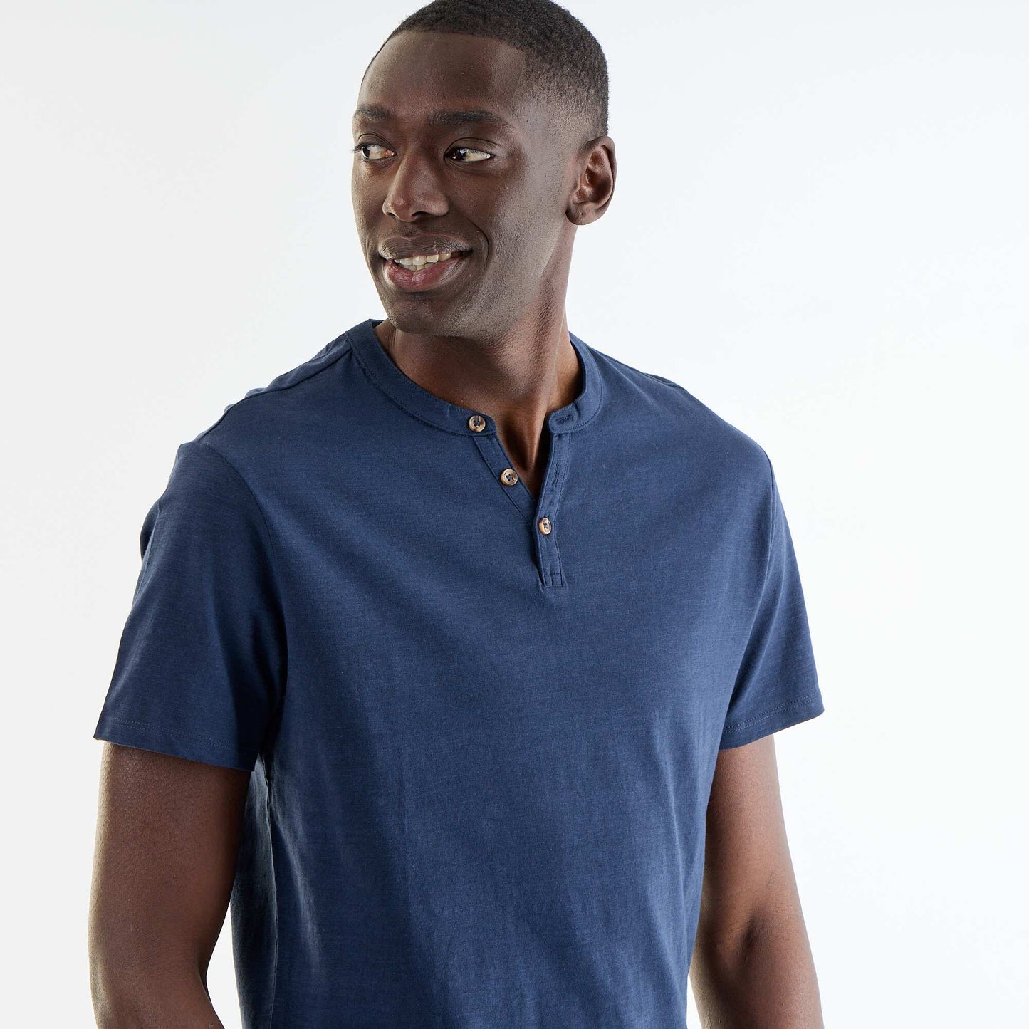T-shirt uni pour homme à col tunisien BLEU FONCé