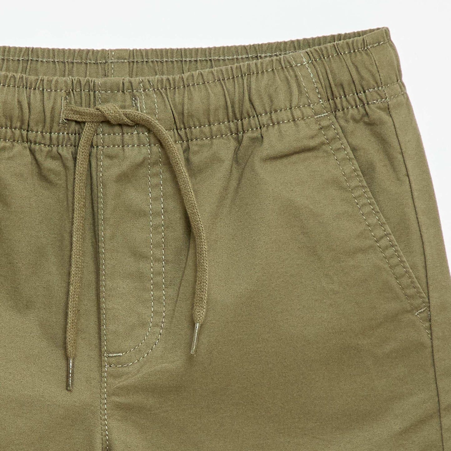 Bermuda chino uni avec liens de serrage VERT