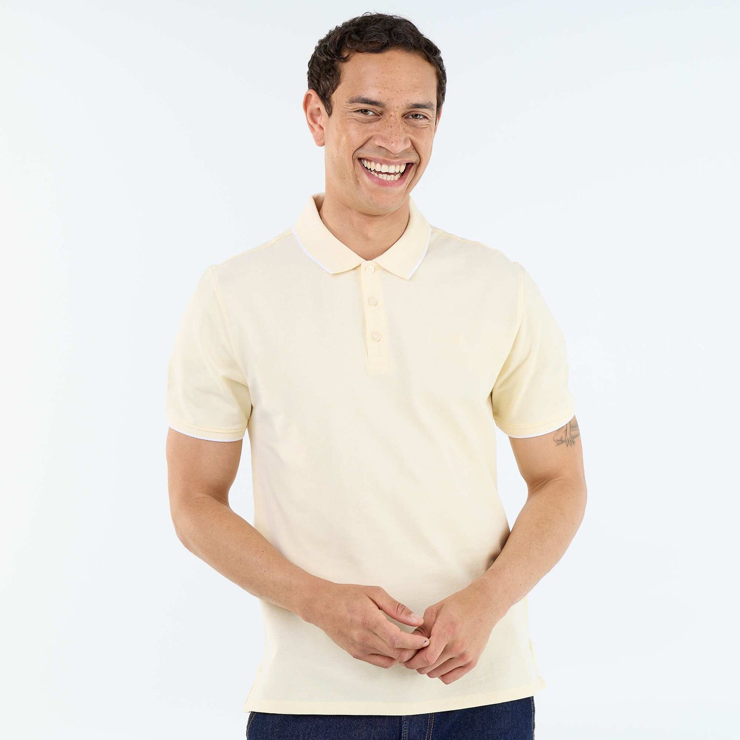 Polo avec broderie sur poitrine JAUNE