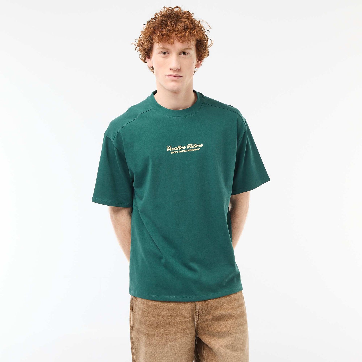 T-shirt col rond avec broderie contrastante VERT