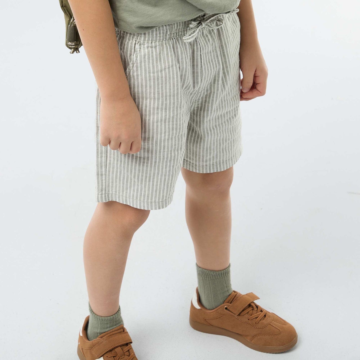 Short rayé léger en lin mélangé KAKI
