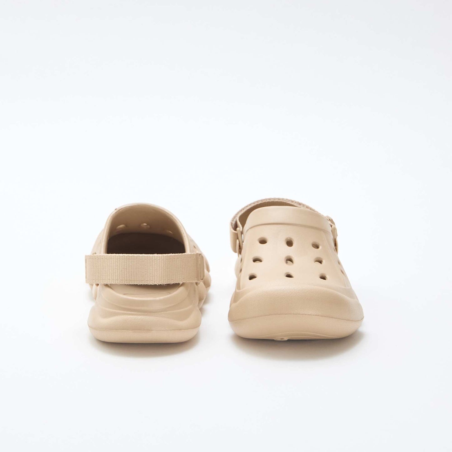 Paire de mules de plage fermées BEIGE