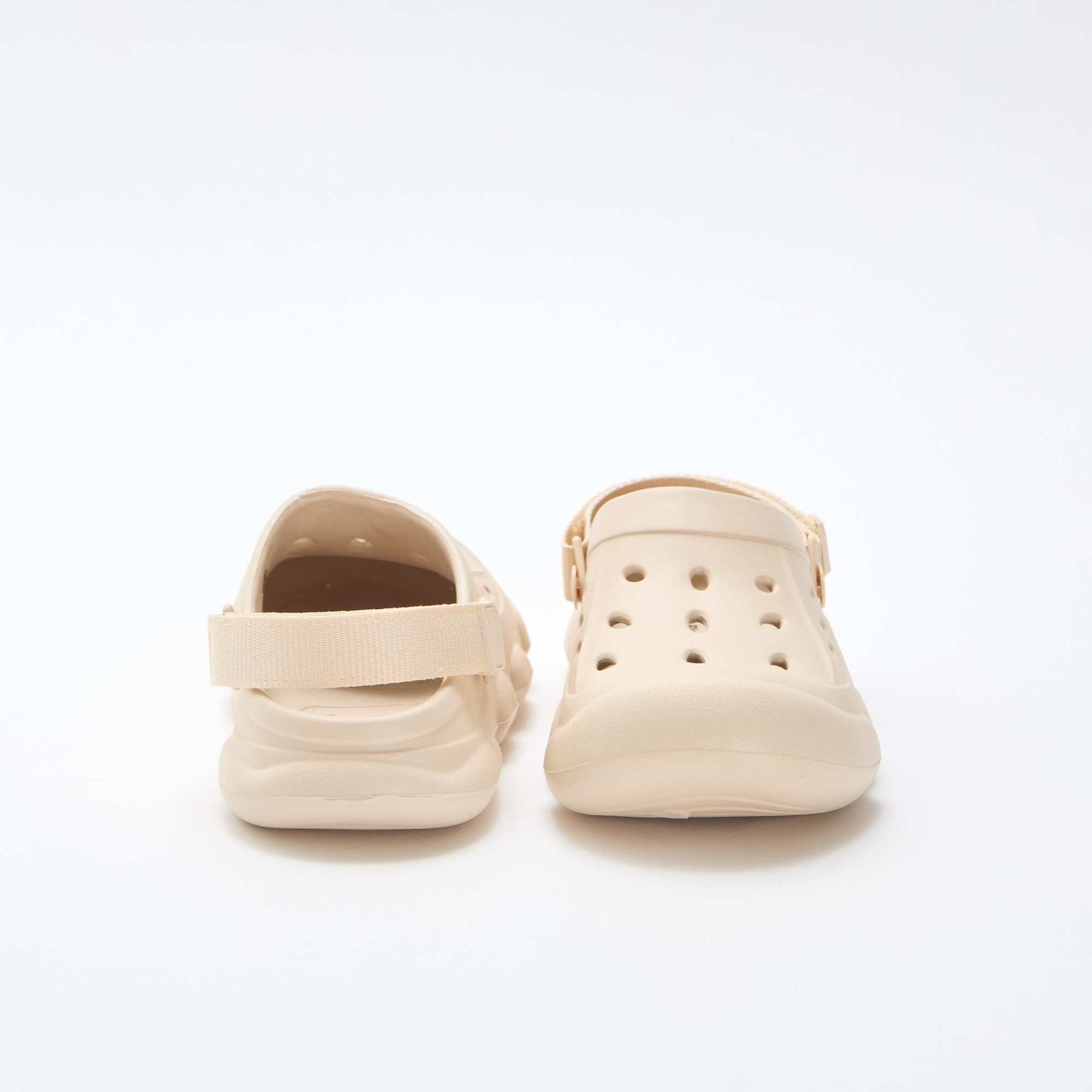 Paire de mules de plage fermées BEIGE