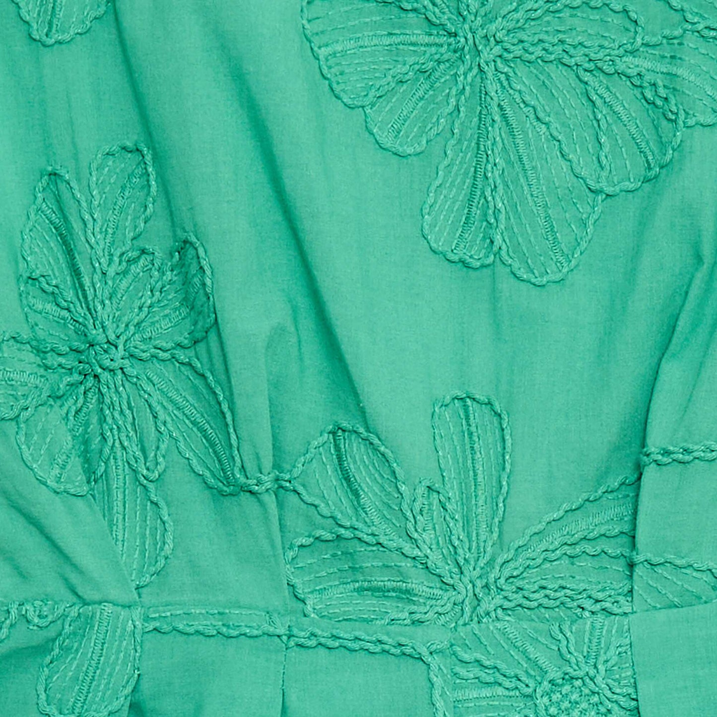 Combinaison short avec grandes fleurs brodées VERT