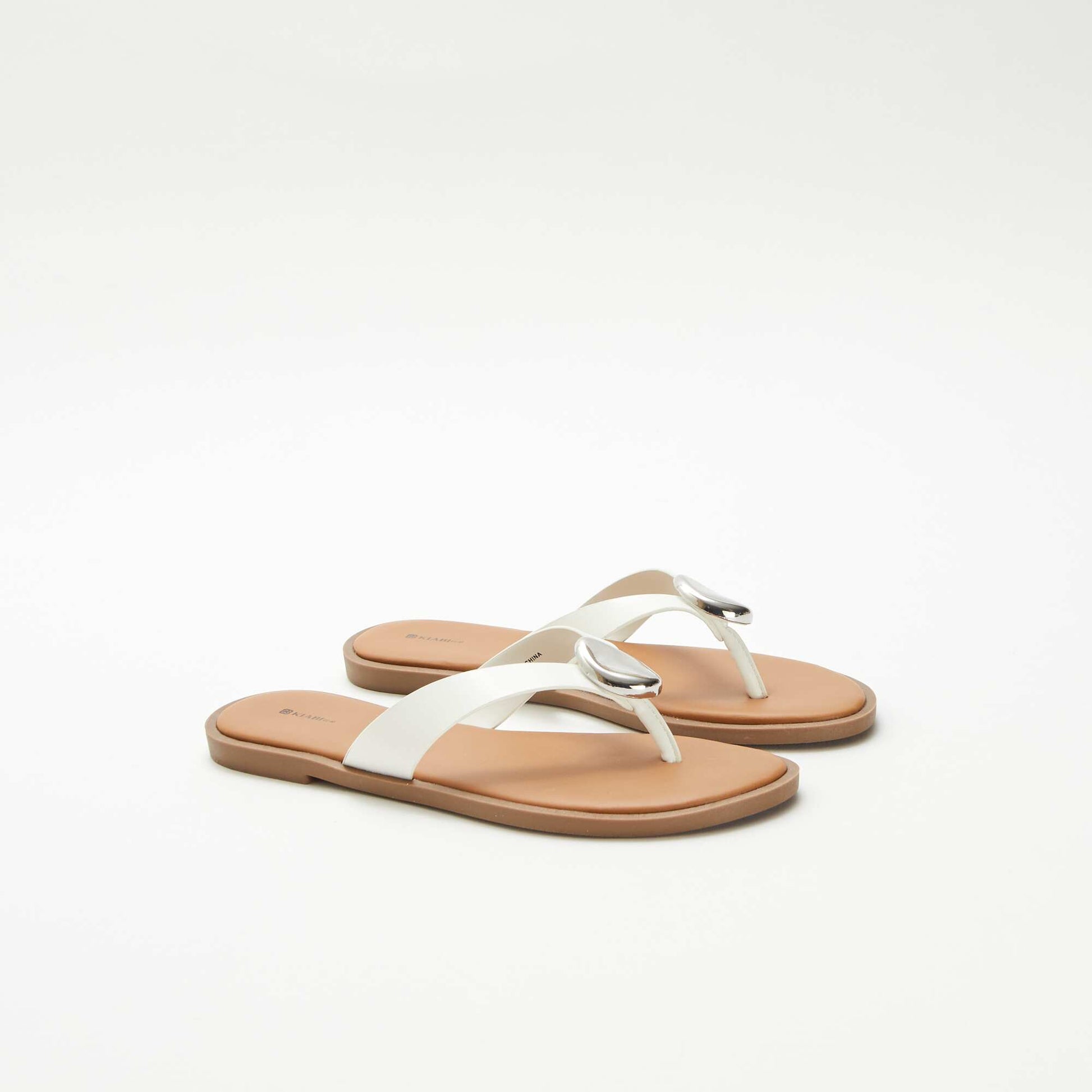 Tongs avec détail bijou métallique BLANC