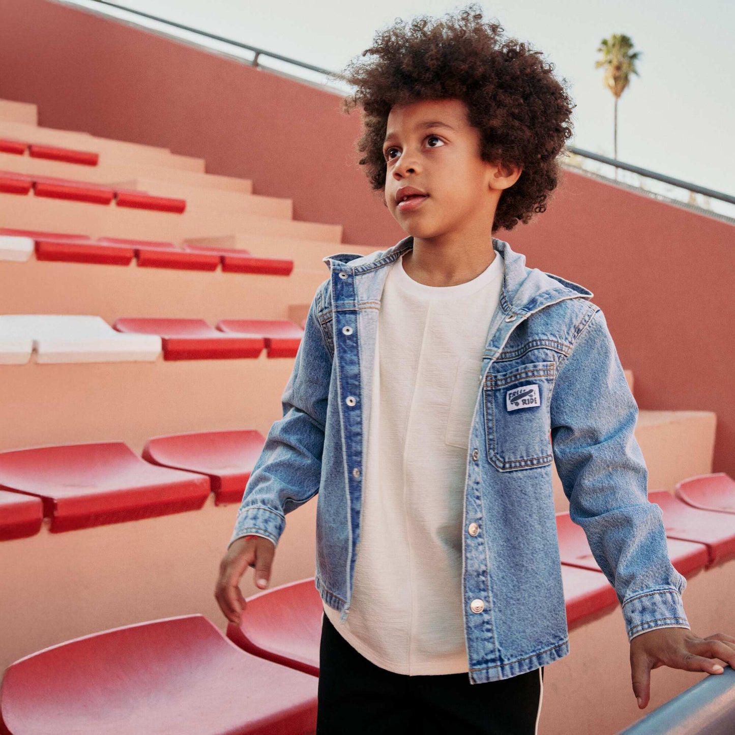 Veste en jean avec capuche BLEU