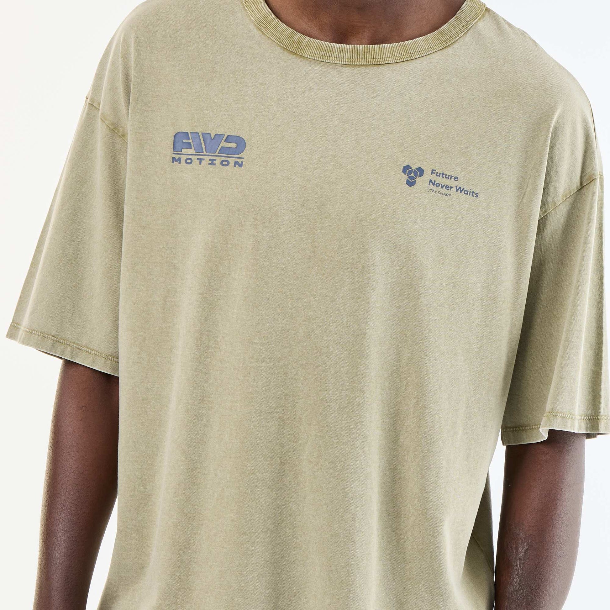 T-shirt homme en coton col rond effet délavé VERT