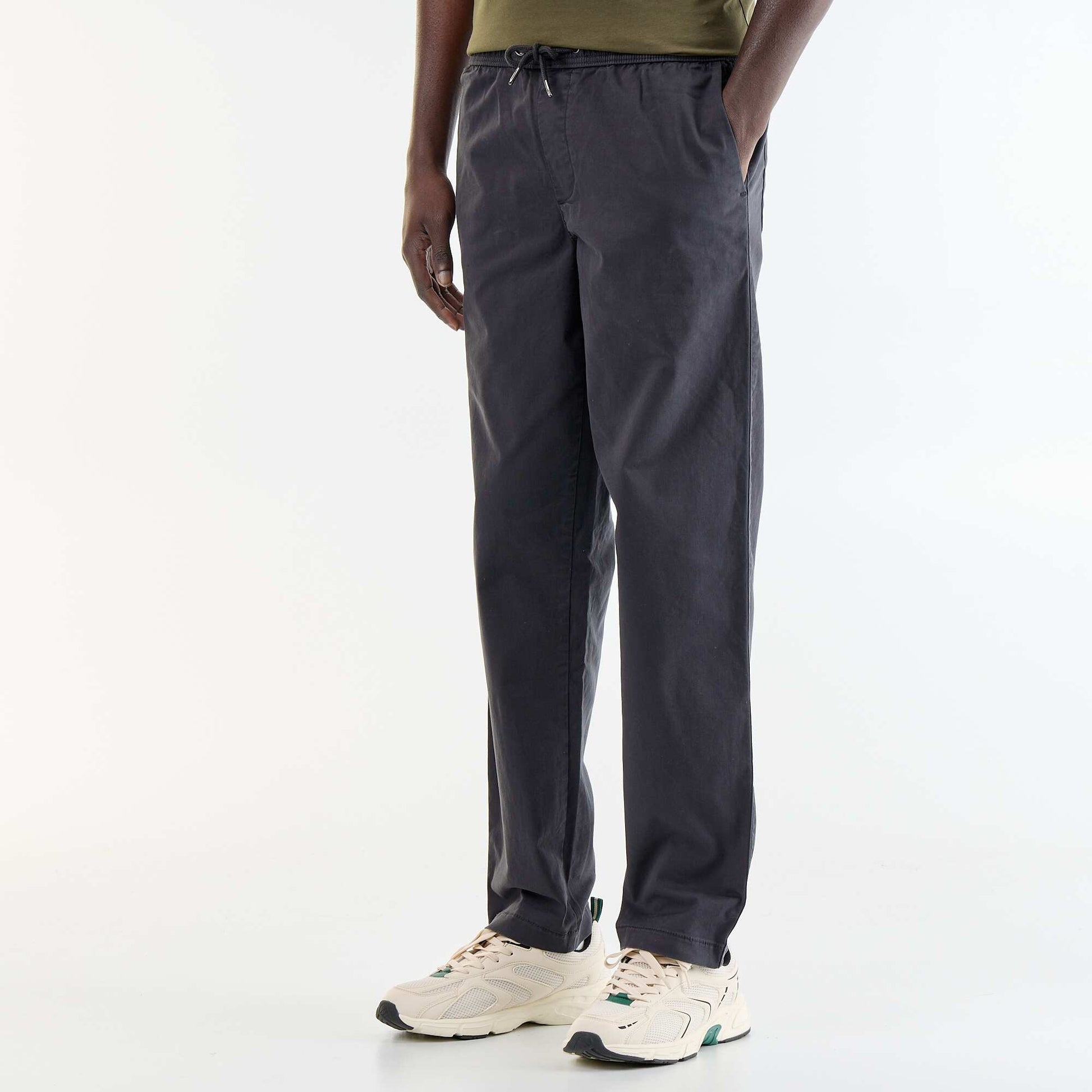 Pantalon matière effet peau de pêche NOIR