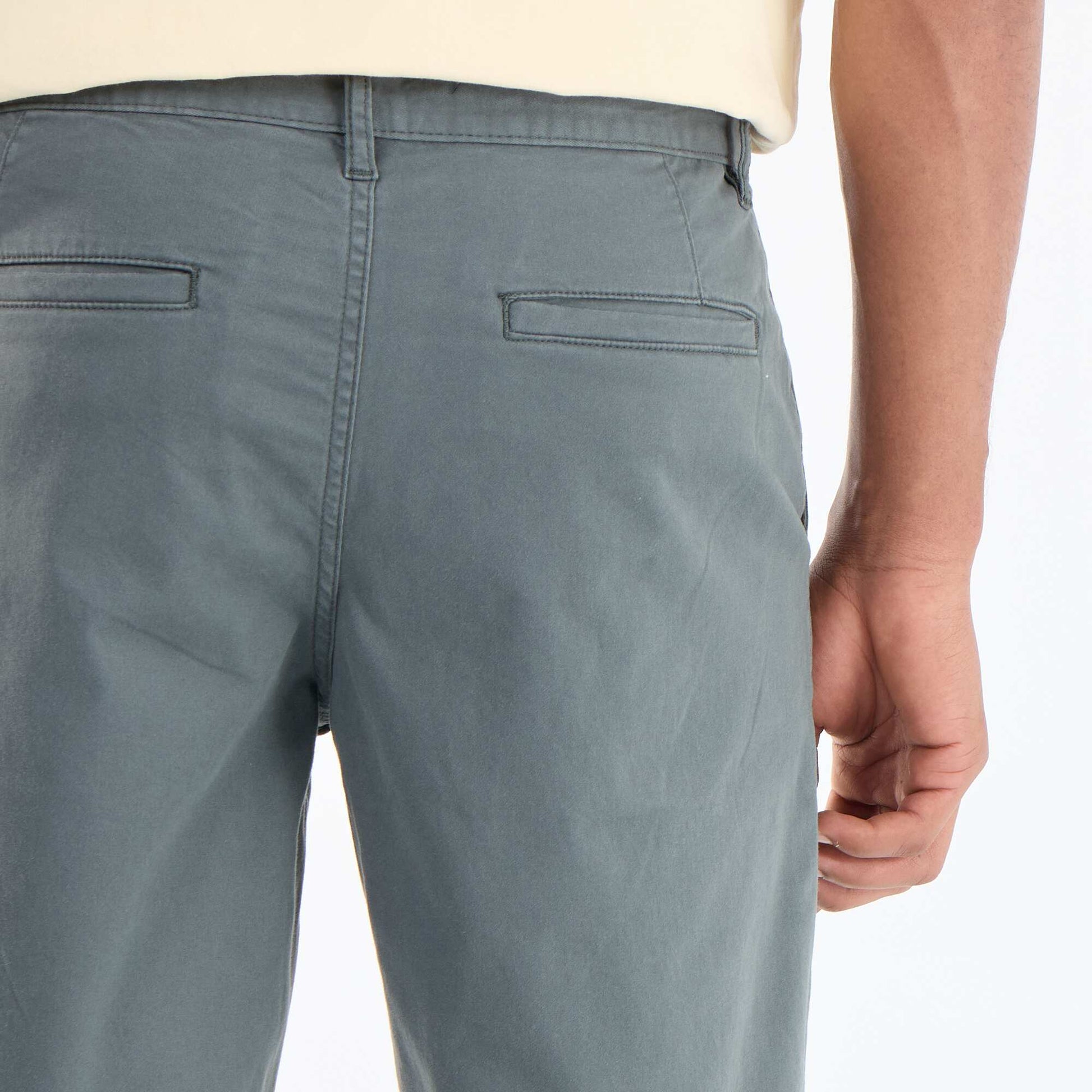 Bermuda chino uni VERT