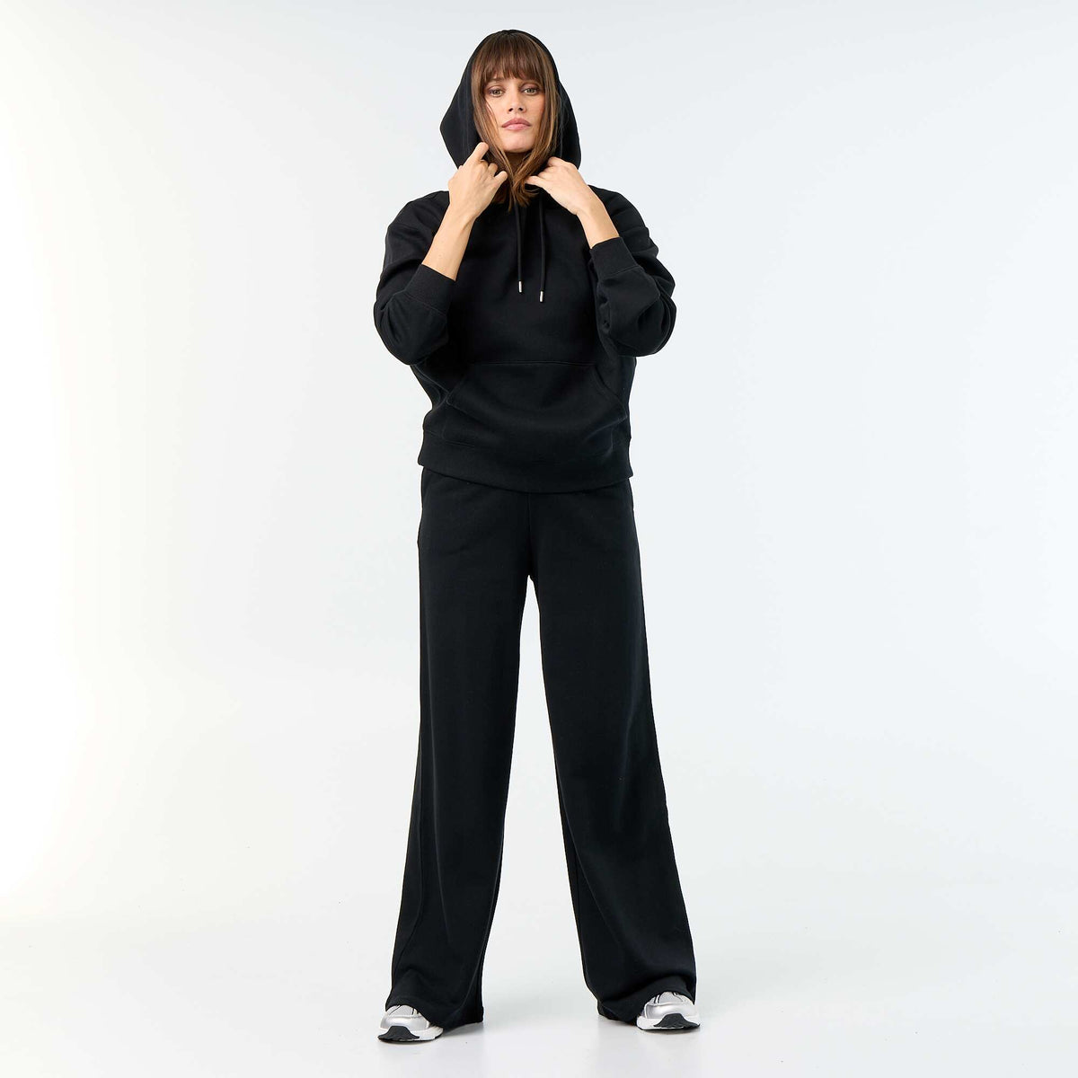 Sweat à capuche uni avec poche kangourou NOIR