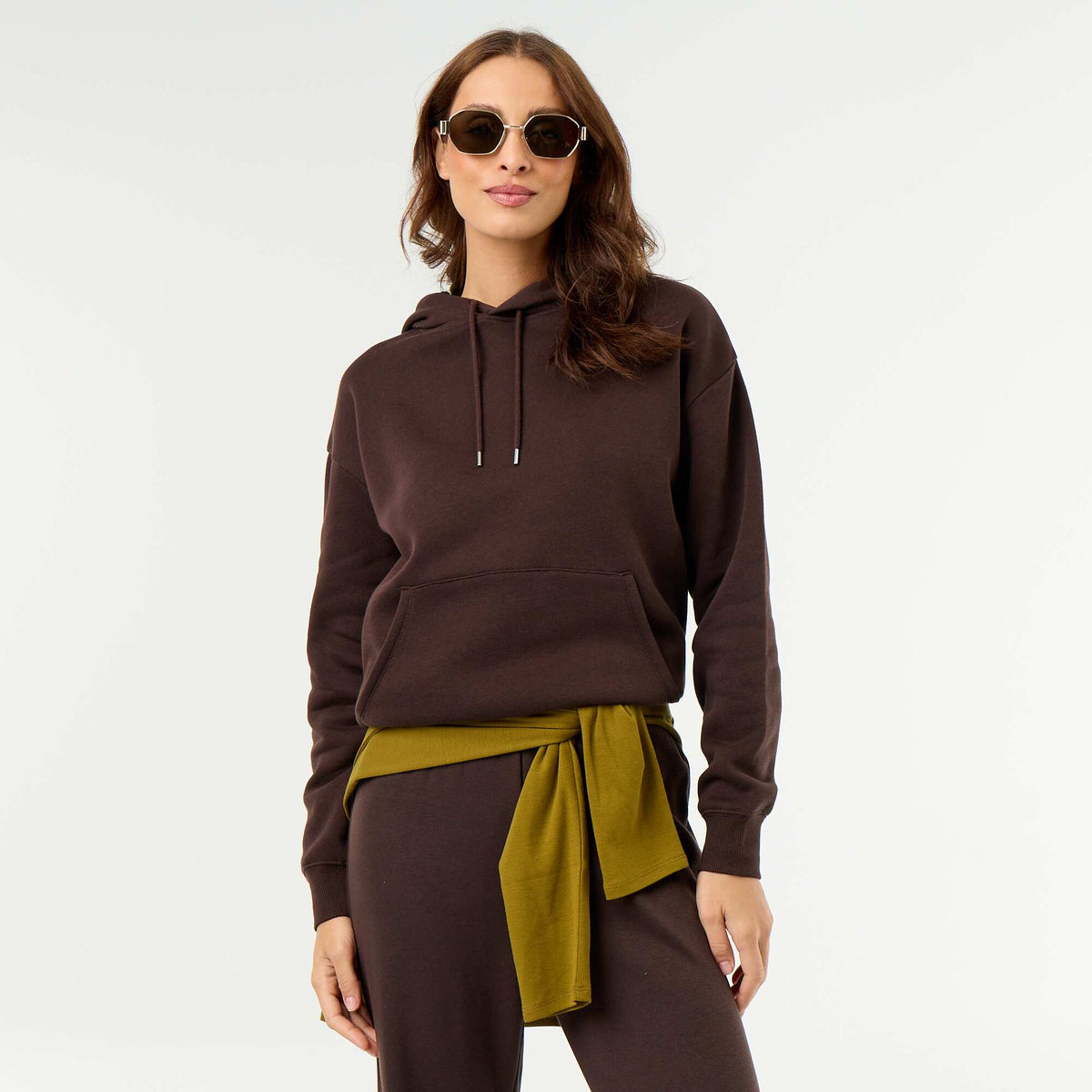 Sweat à capuche uni avec poche kangourou MARRON