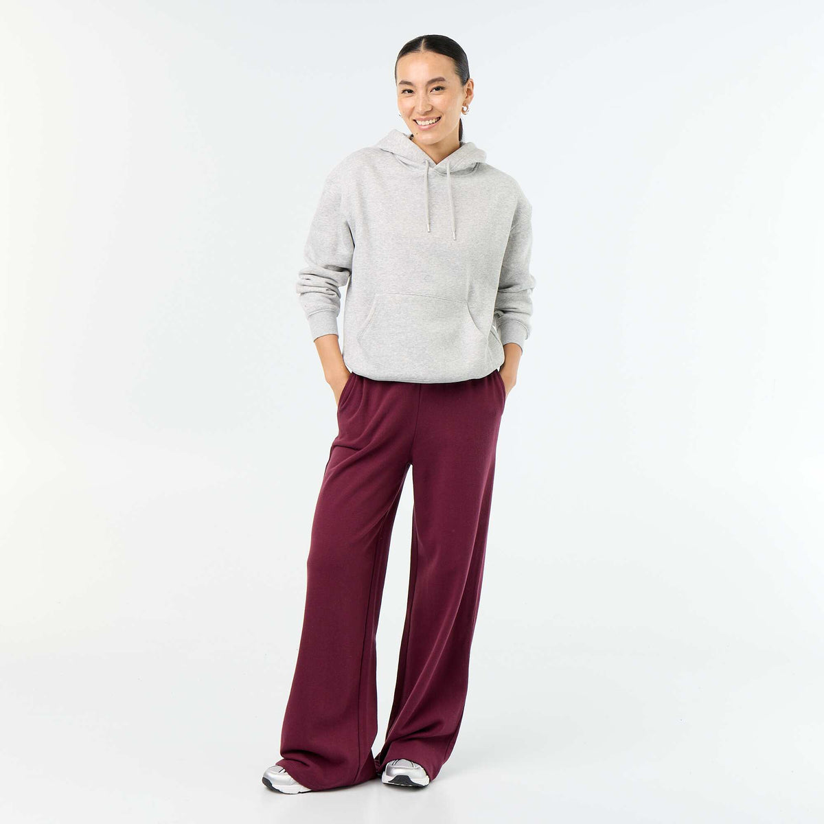 Sweat à capuche uni avec poche kangourou GRIS