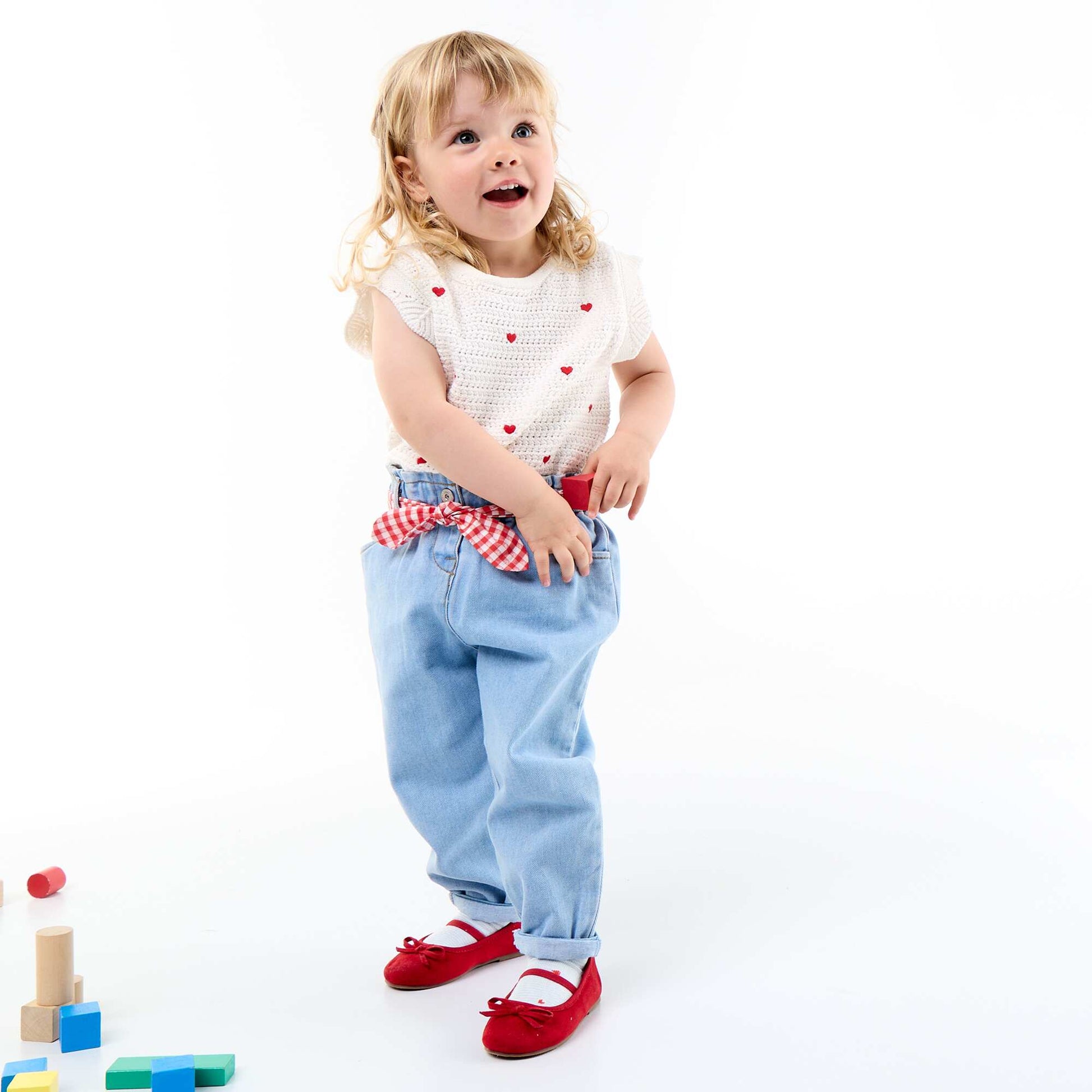 Pull en tricot avec broderies 'cœurs' BLANC