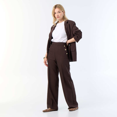 Pantalon large avec boutons dorés fantaisies sur les poches MARRON