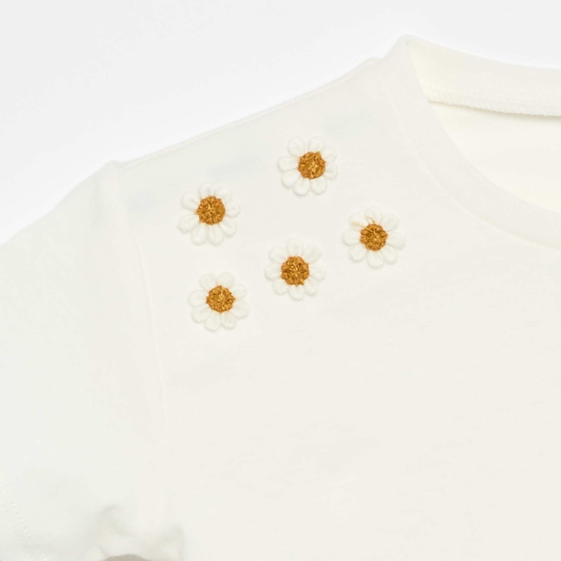 Tee-shirt à manches courtes avec fleurs sur l'épaule BLANC