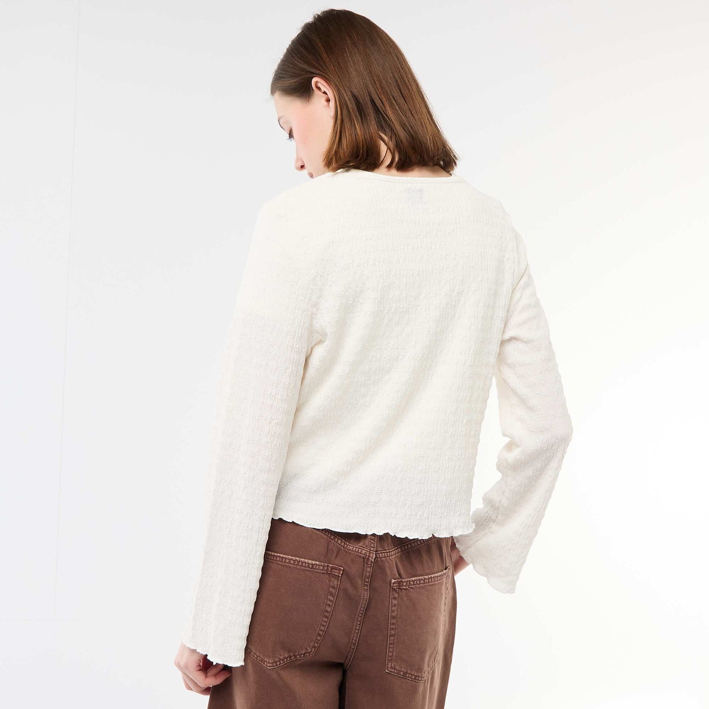 Haut col V en maille gaufrée avec boutons dorés BLANC