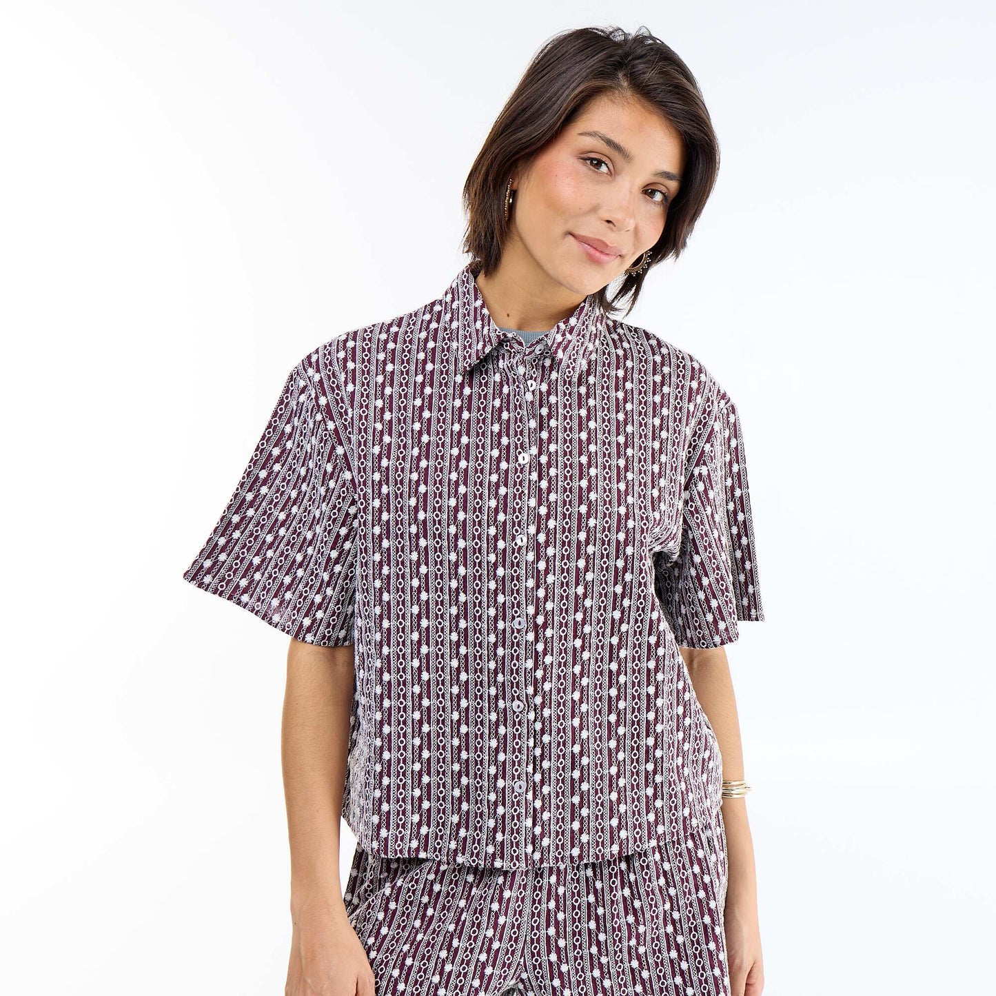 Chemise à manches courtes avec broderies ROSE
