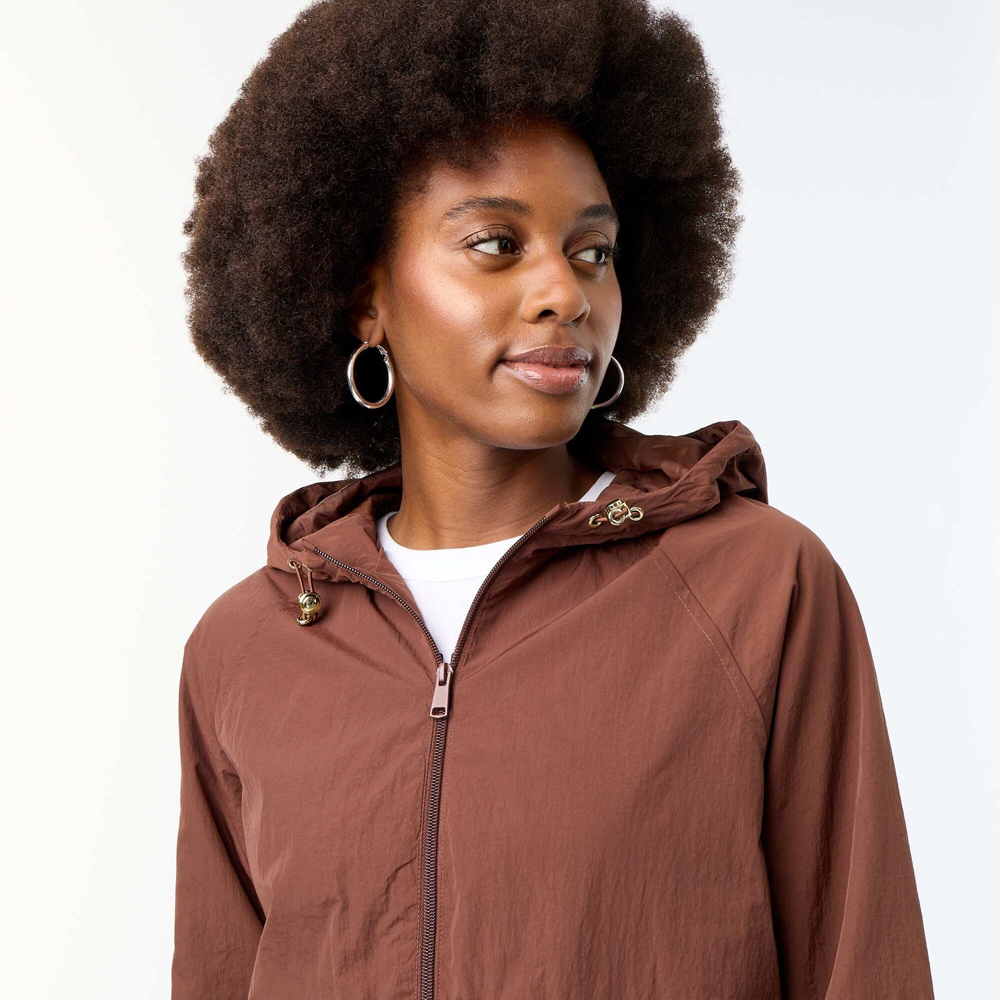 Blouson coupe-vent à capuche avec poches à rabat MARRON