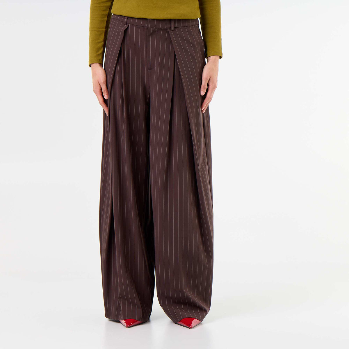 Pantalon large taille haute à pinces MARRON