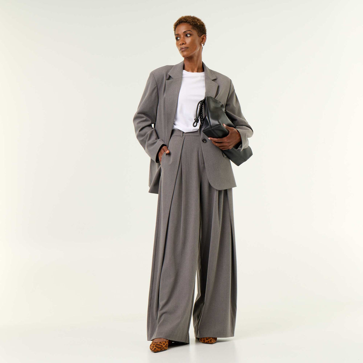 Pantalon large taille haute à pinces GRIS