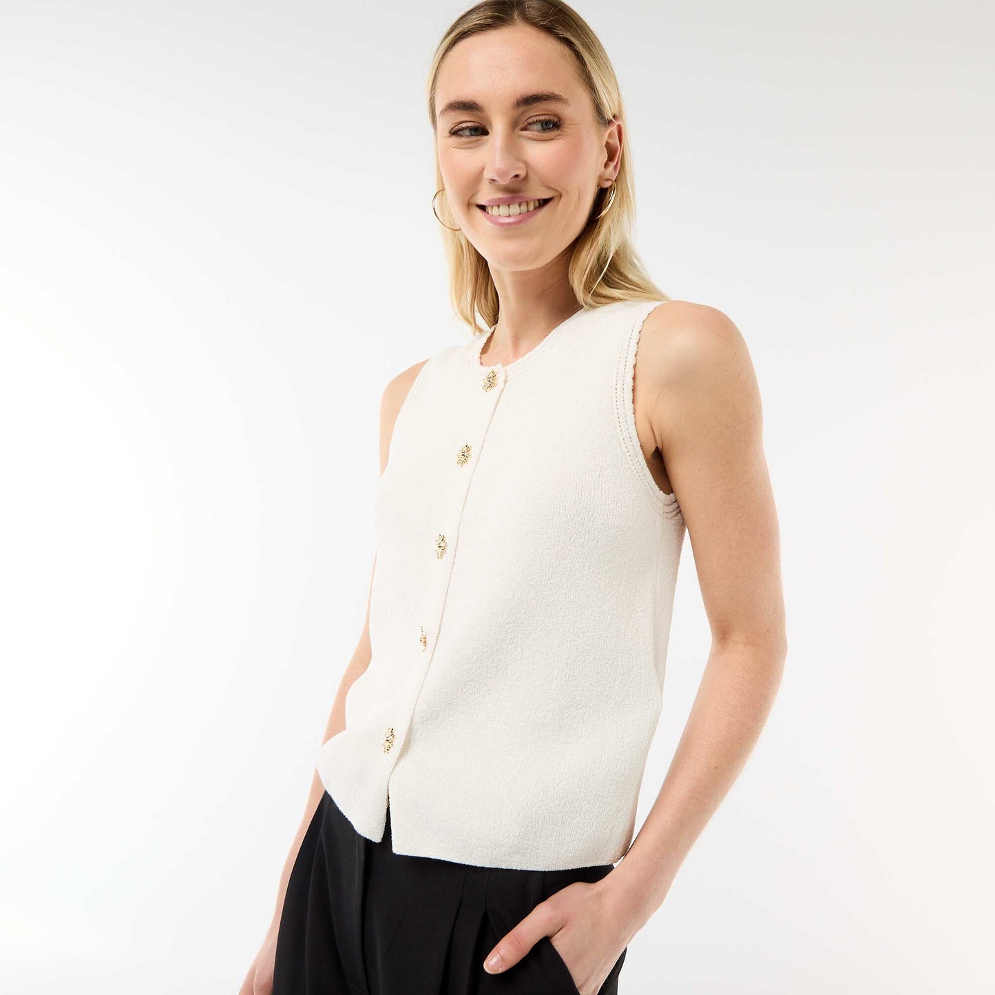 Top sans manches avec boutons dorés BEIGE