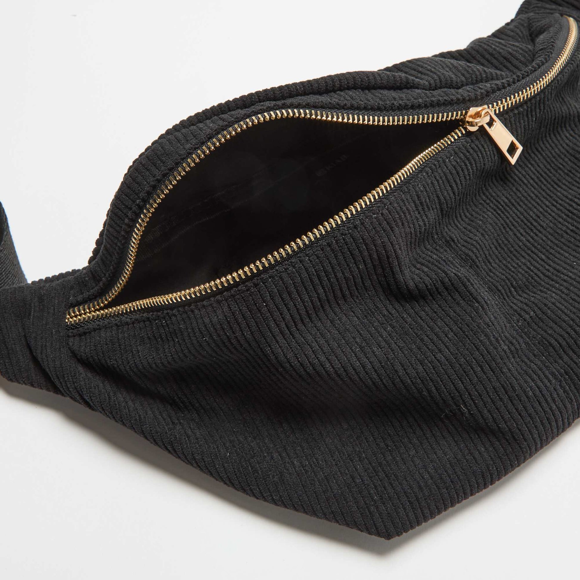 Banane en velours NOIR